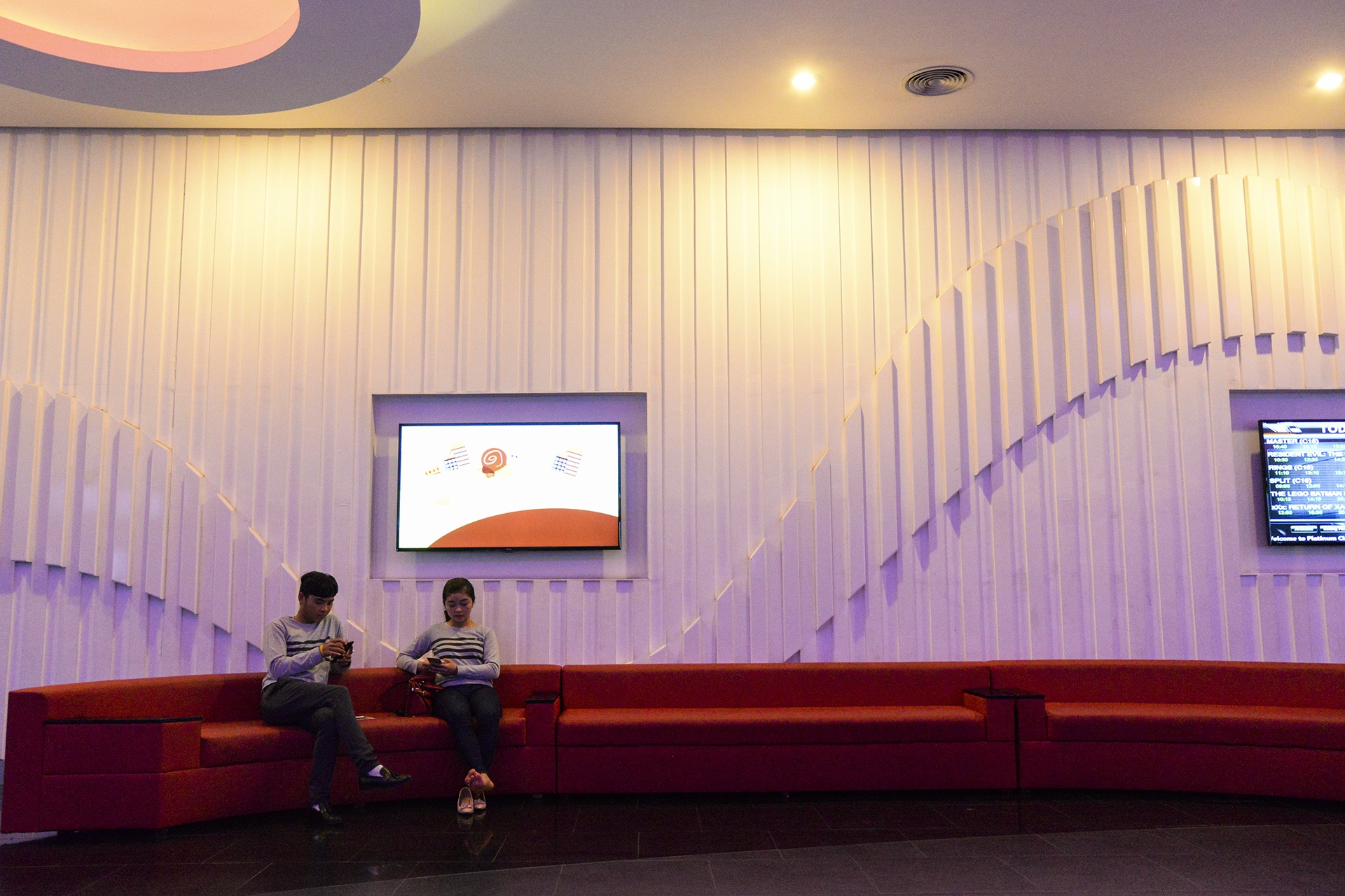 Rap chieu phim Platinum dong cua anh 11