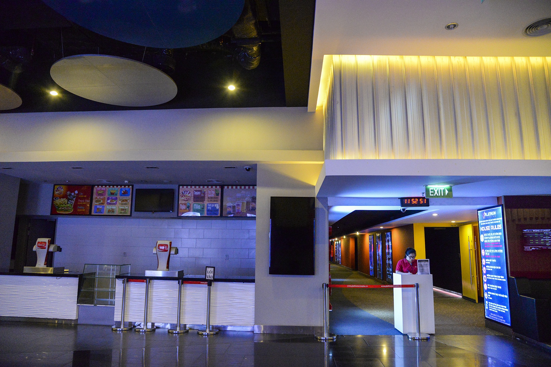 Rap chieu phim Platinum dong cua anh 9