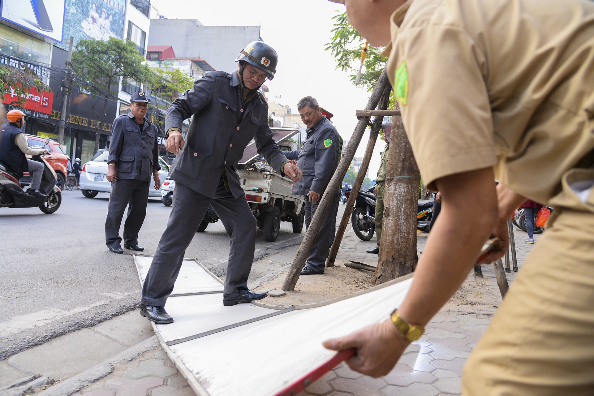 Ha Noi don dep via he anh 13