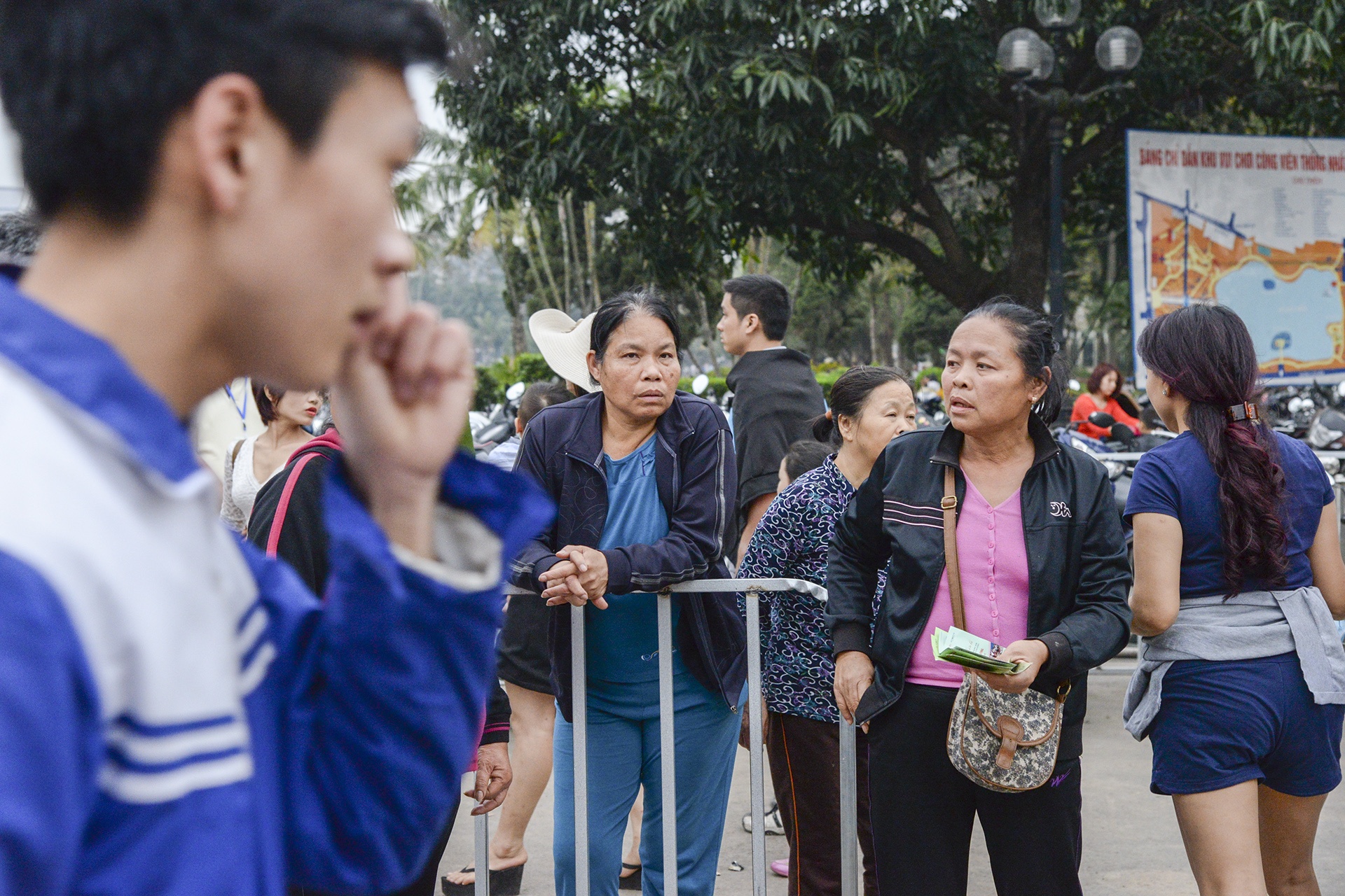 Le hoi hoa hong Bulgaria e khach, ve cho den giam gia hinh anh
