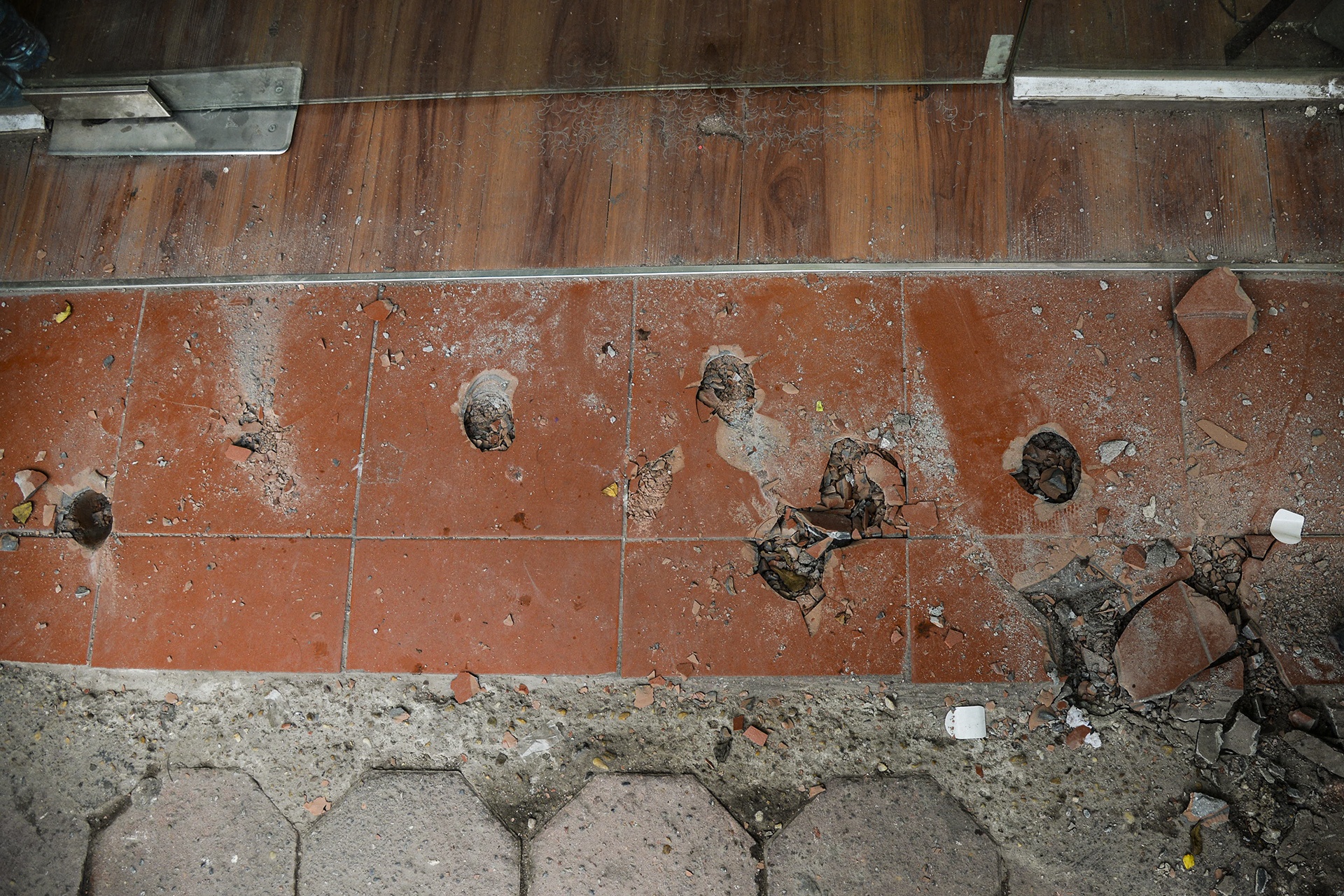 dung may khoan don dep via he anh 7