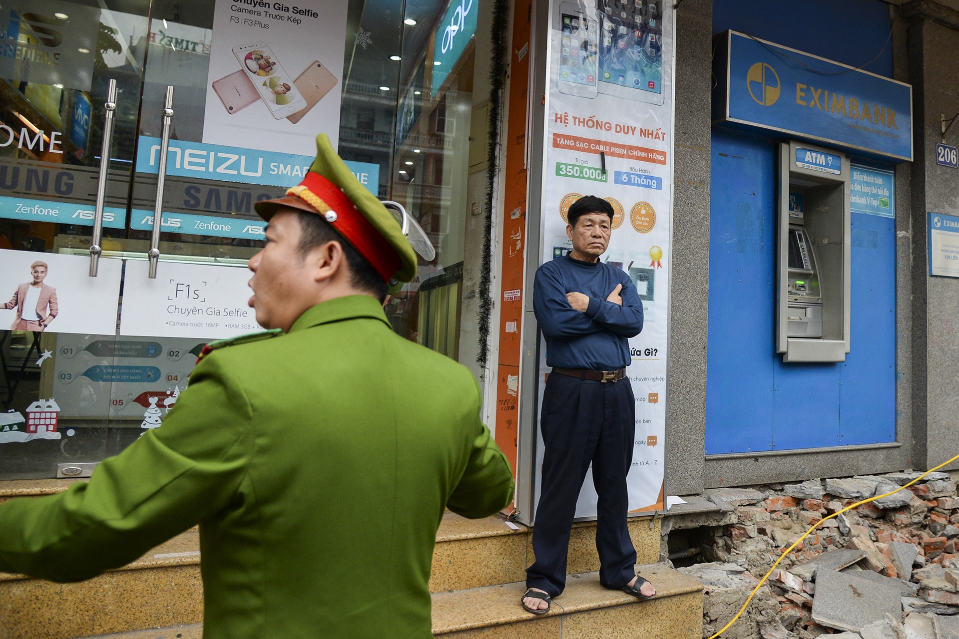 nguoi dan phan doi dap bo via he anh 3