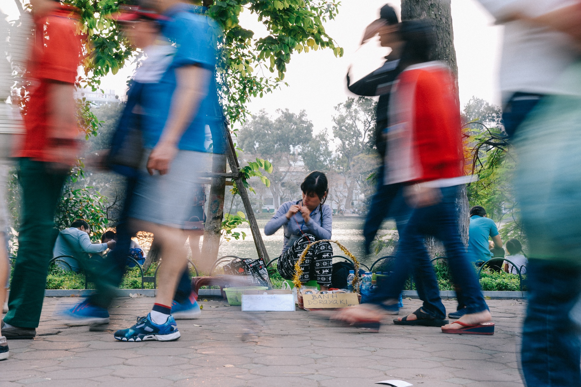 muu sinh tren pho di bo anh 6