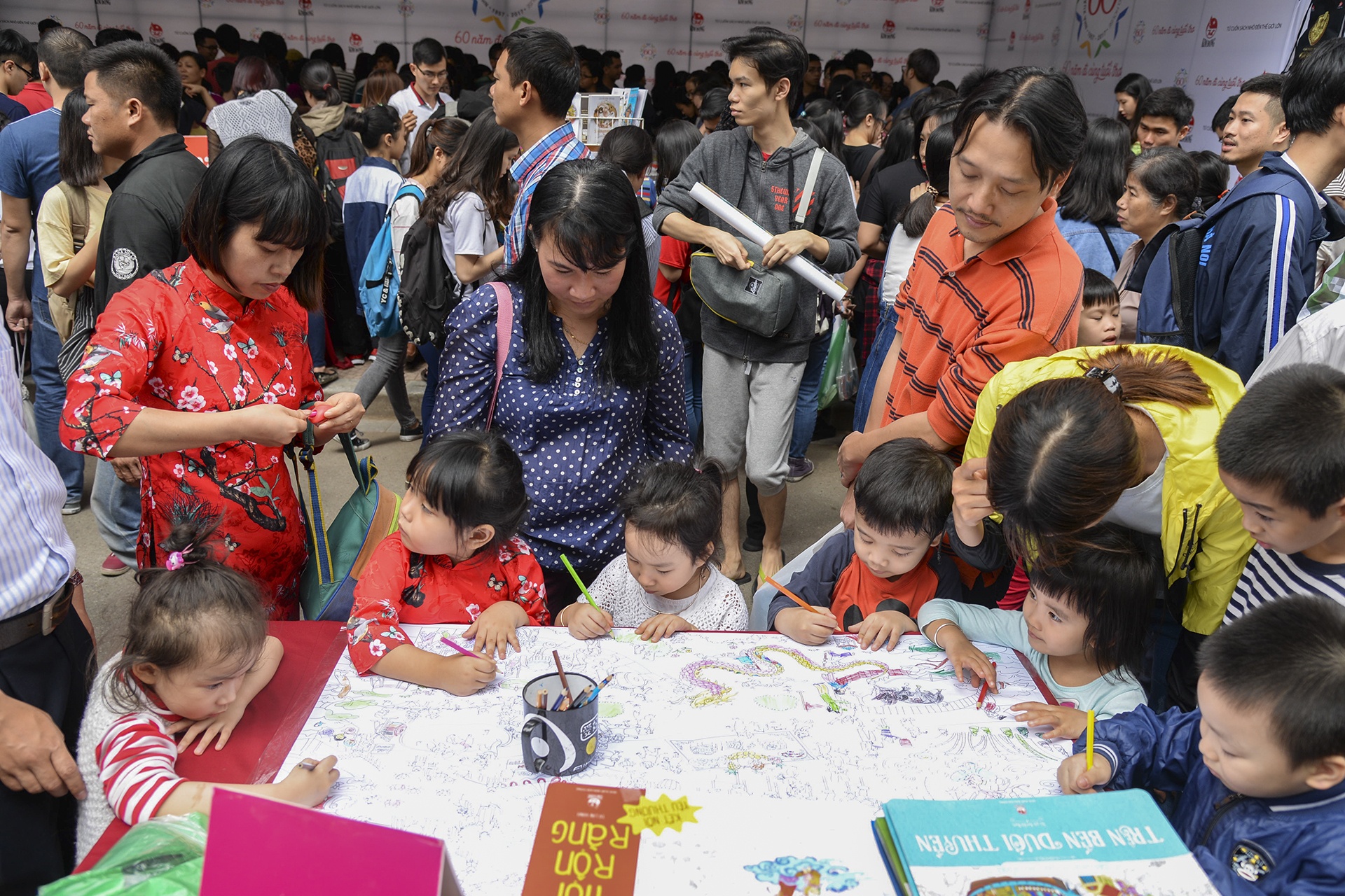 Ngay sach  Viet Nam lan thu 4 anh 10