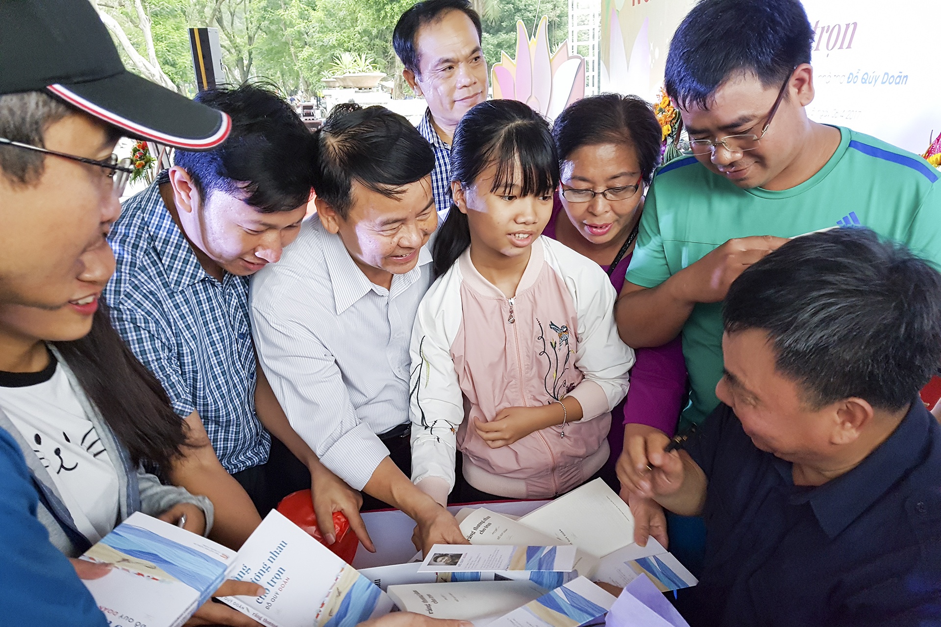 Do Quy Doan va tap tho anh 10