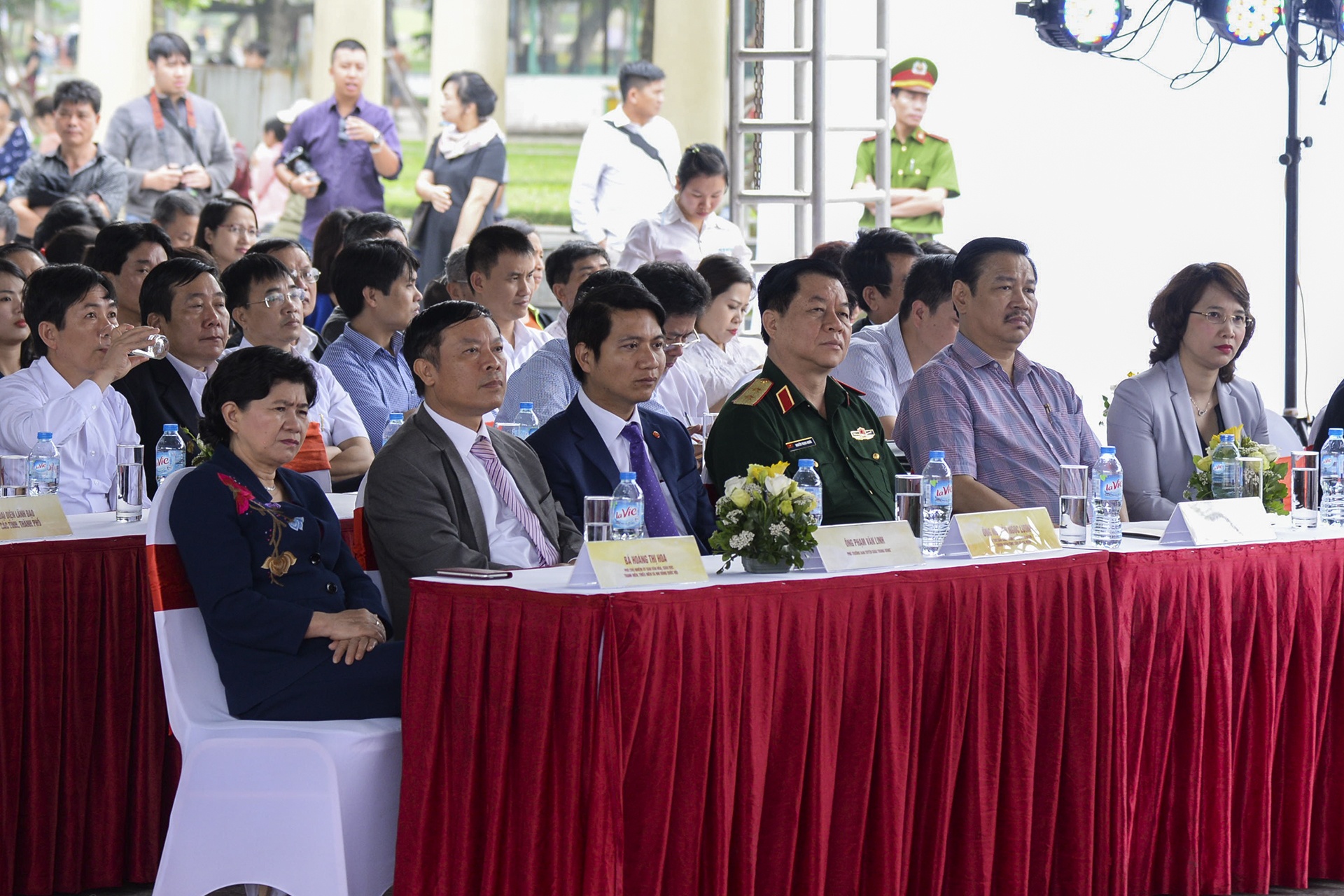 Ngay sach  Viet Nam lan thu 4 anh 1