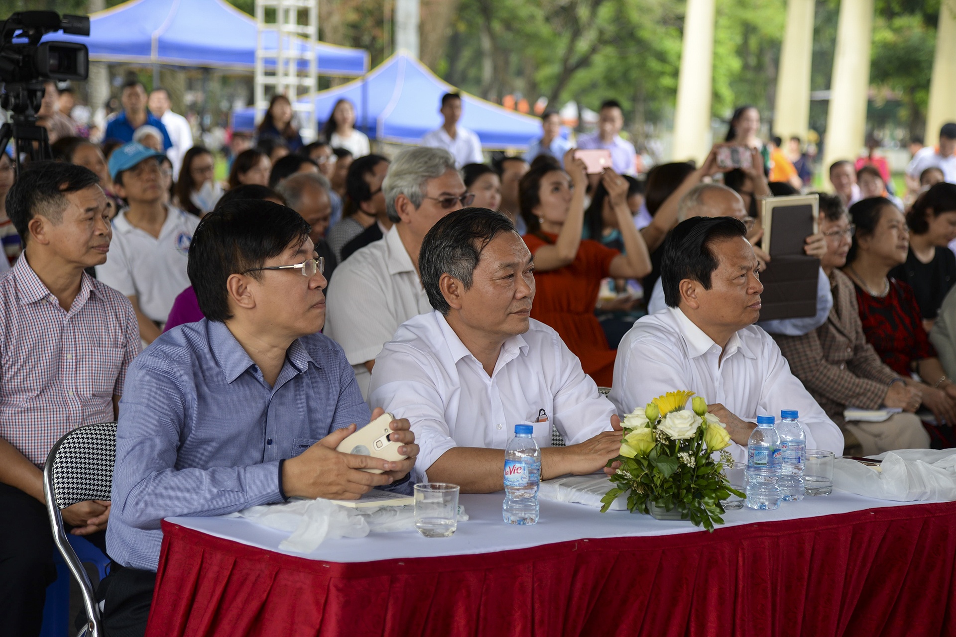 Do Quy Doan va tap tho anh 1