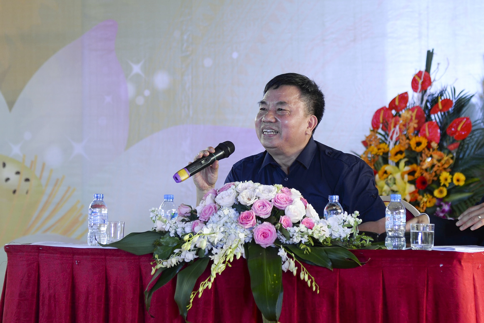 Do Quy Doan va tap tho anh 3