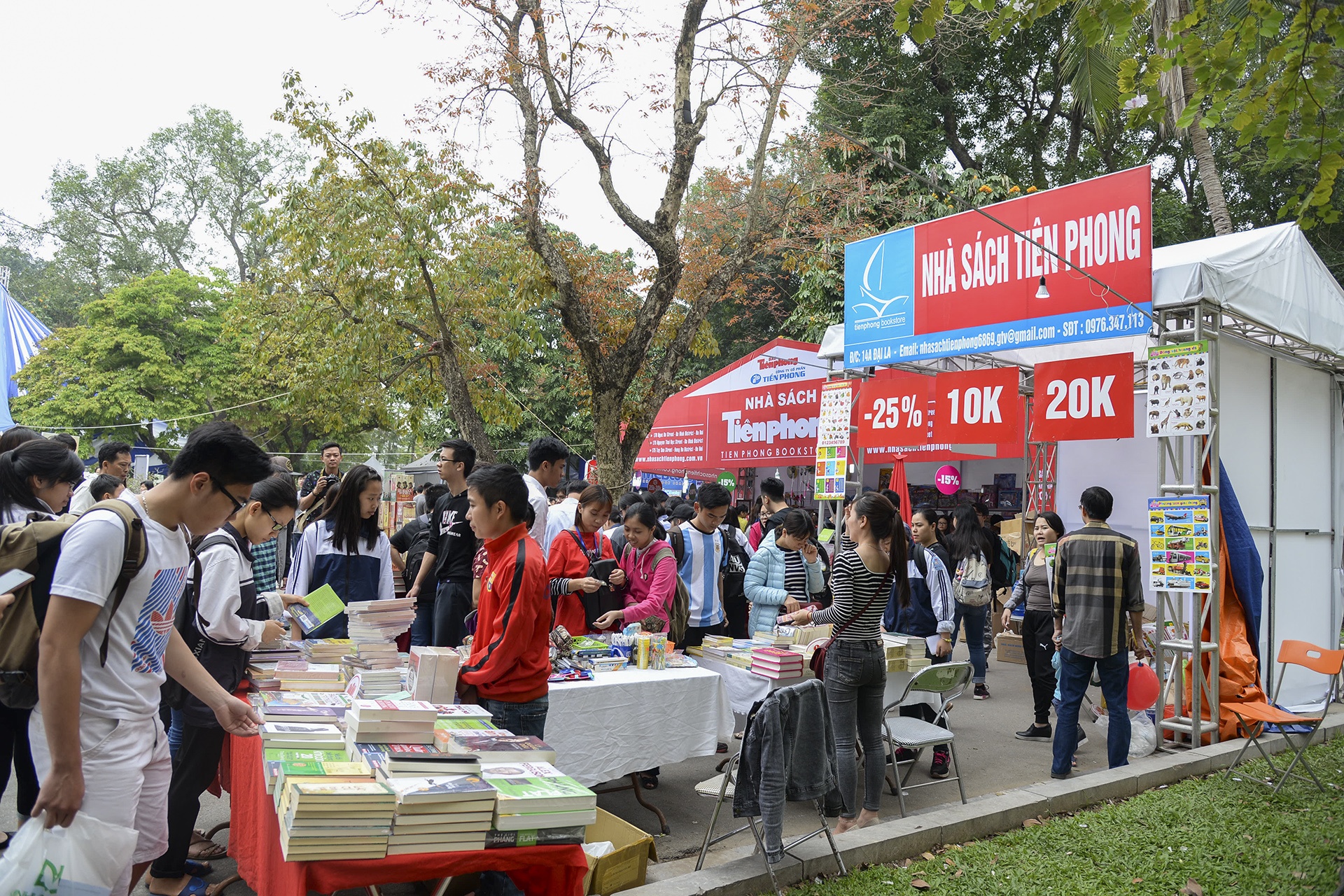 Ngay sach  Viet Nam lan thu 4 anh 5