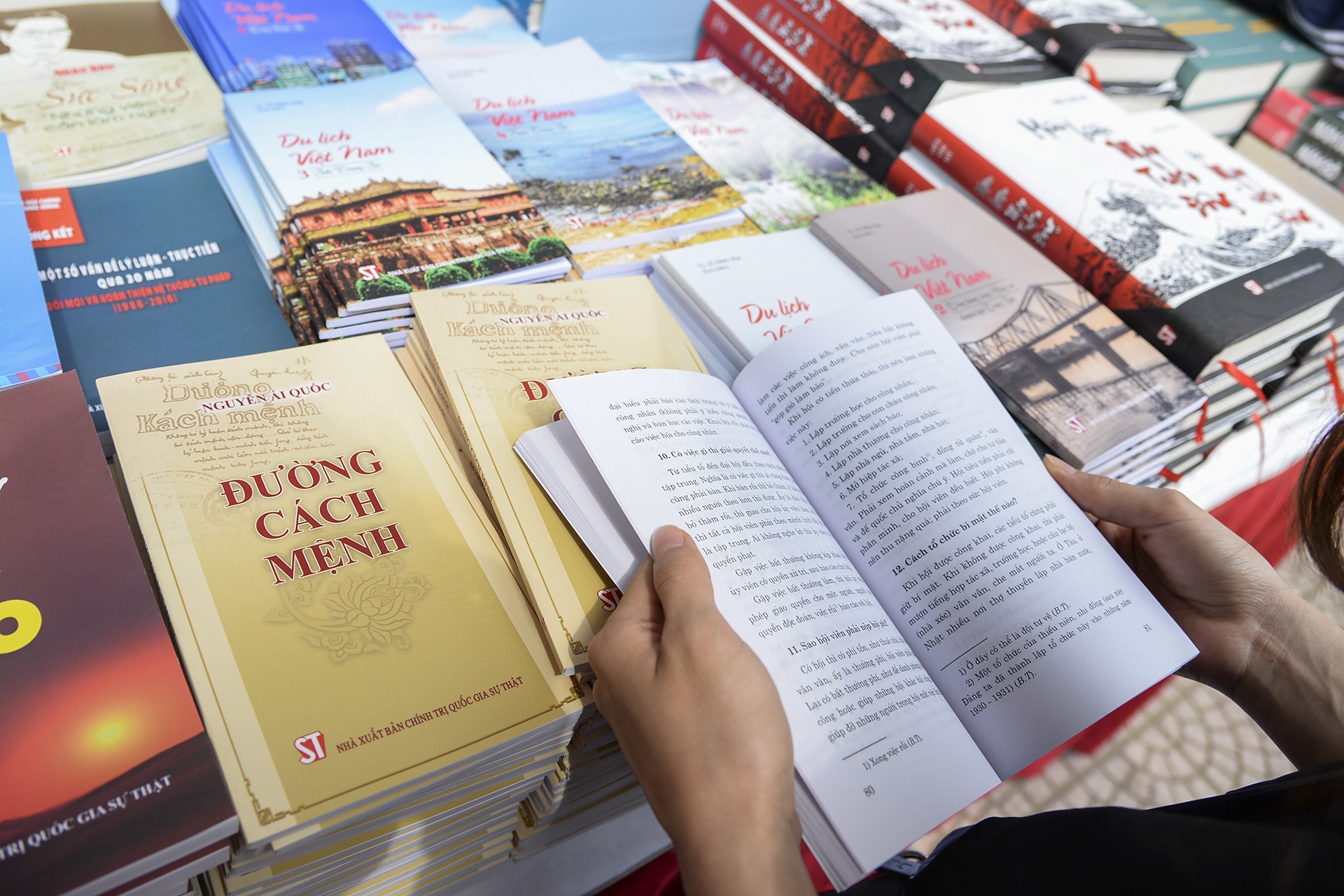 Ngay sach  Viet Nam lan thu 4 anh 7