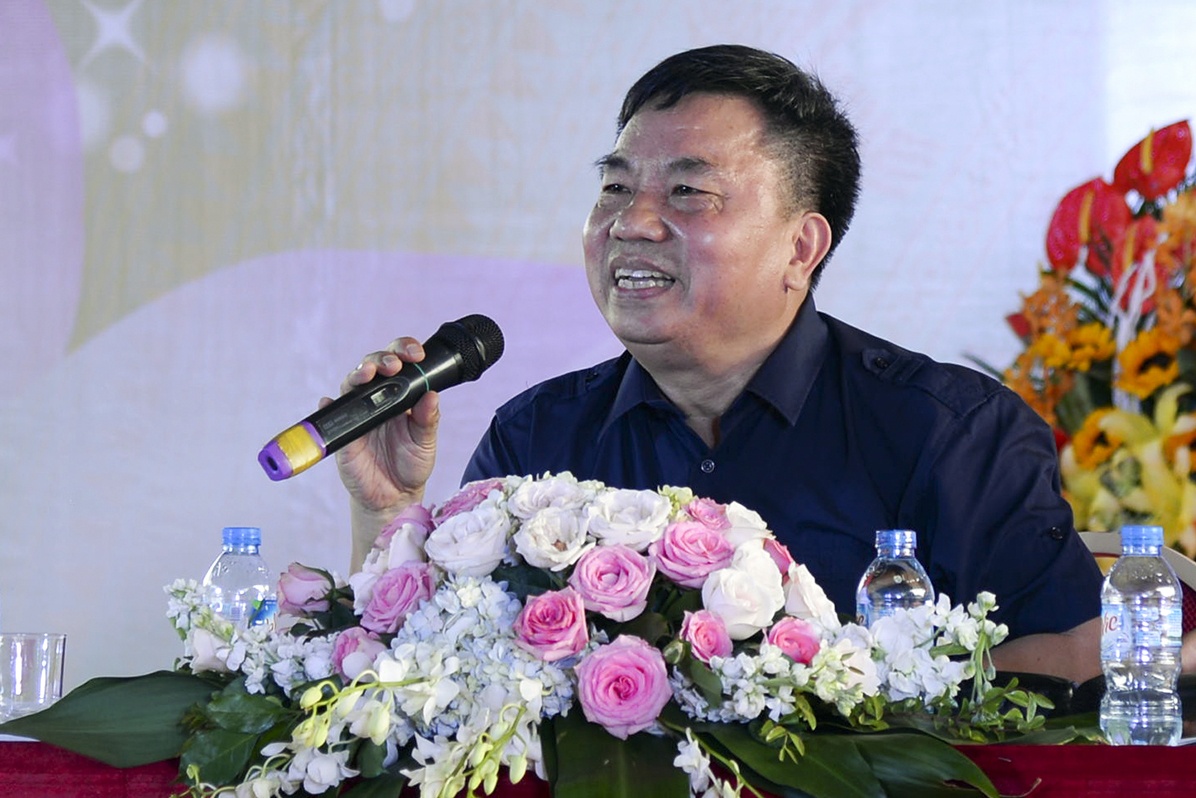 'Duoc goi la nha tho la mot uu ai lon trong cuoc doi' hinh anh