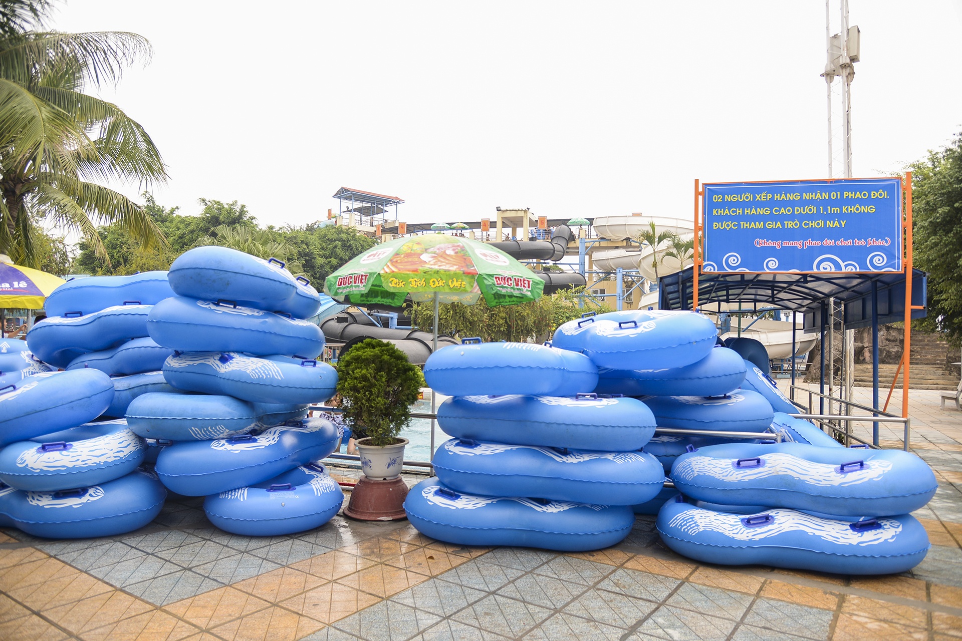 công viên nước hồ tây vắng vẻ ngày mở cửa ảnh 14 cong vien nuoc ho tay vang ve ngay mo cua anh 14