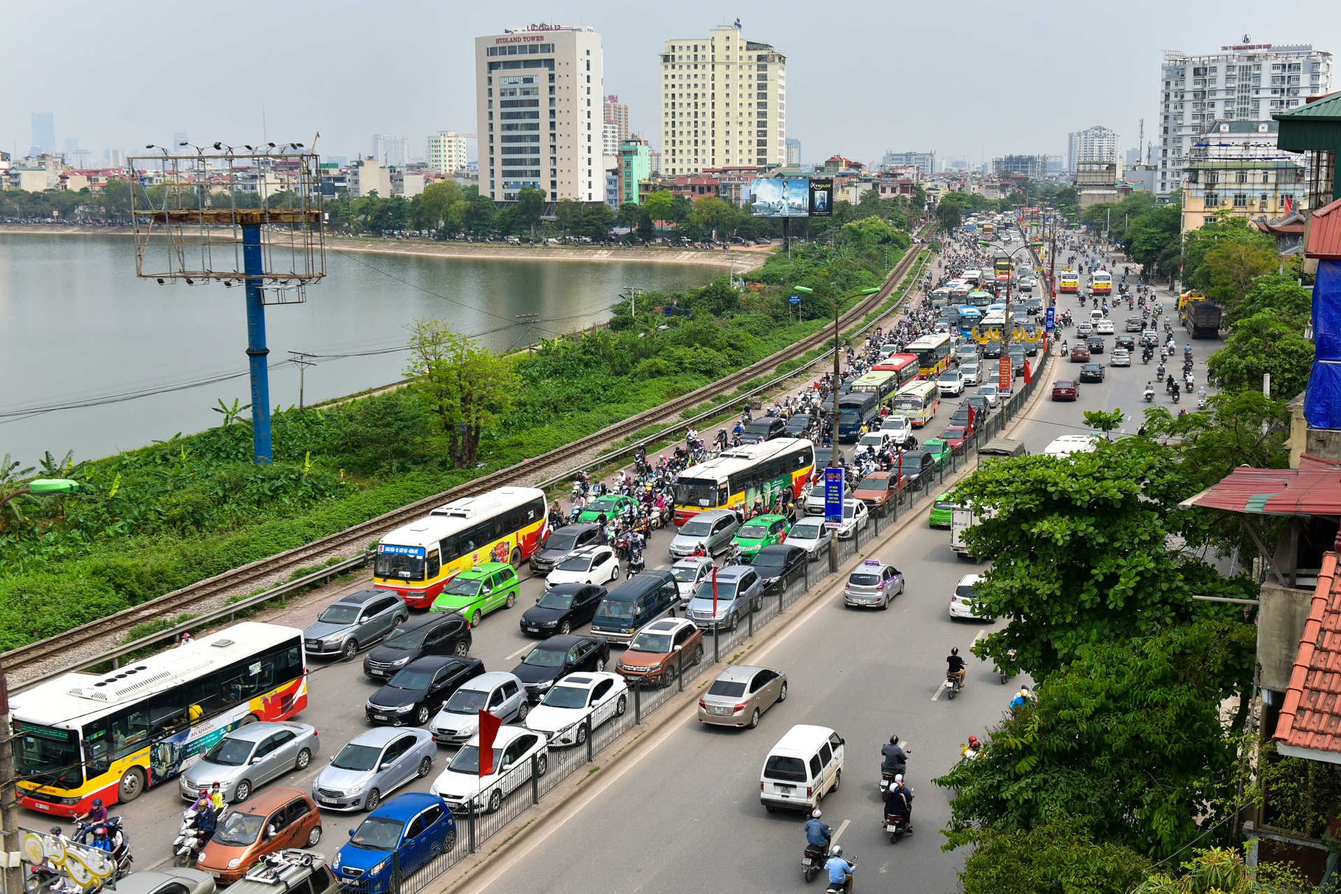 Un tac trong ngay nghi le anh 1