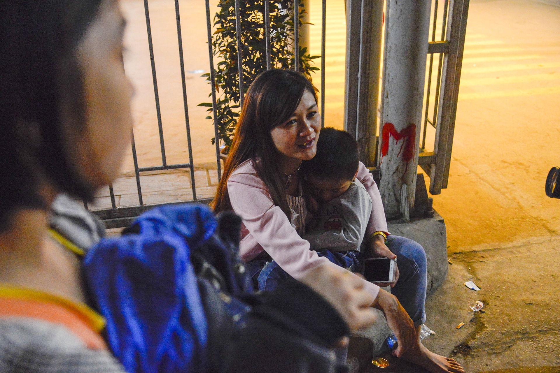 Hang tram hanh khach vat va thuc dem o ben xe anh 7