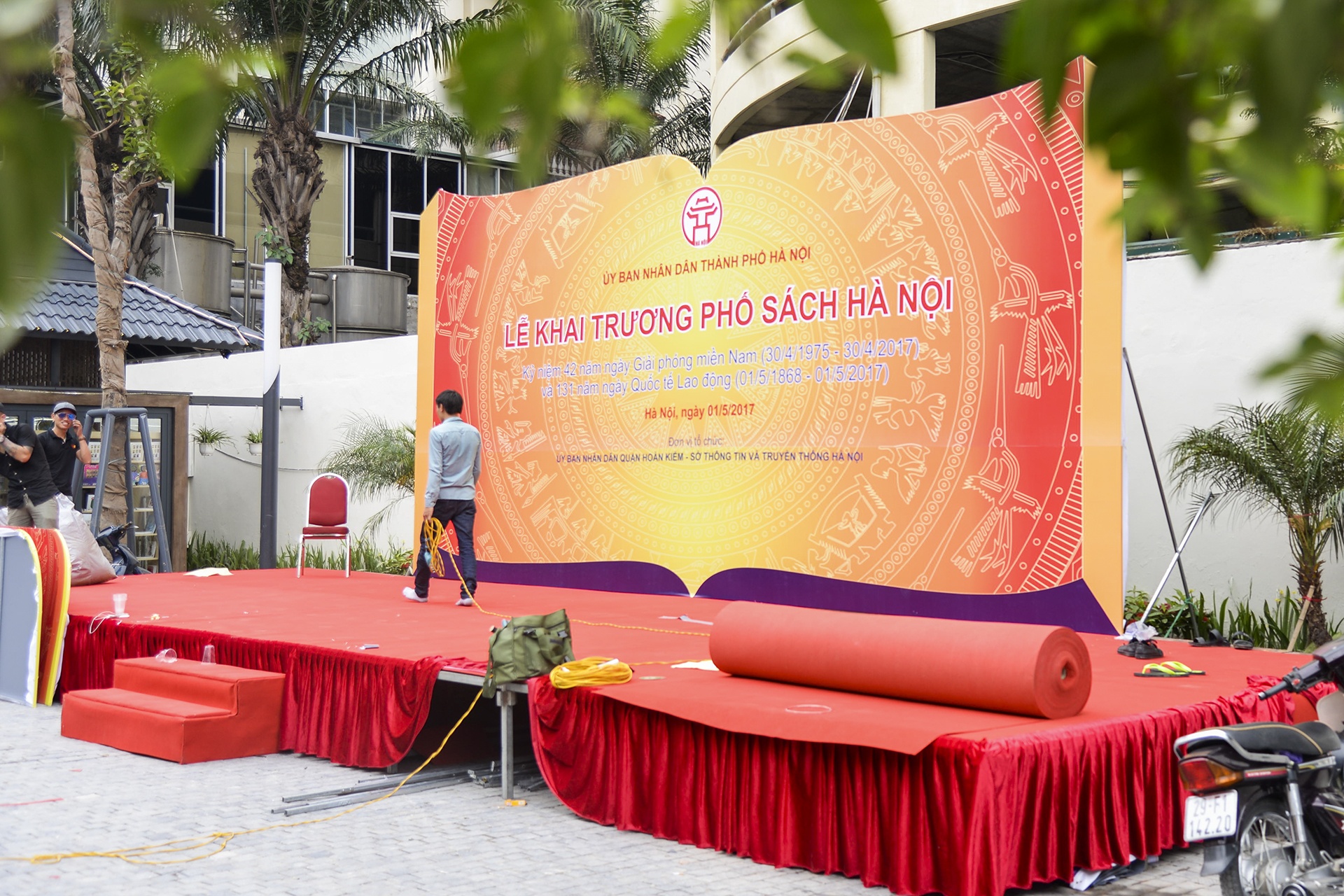 pho sach truoc ngay khai truong anh 19