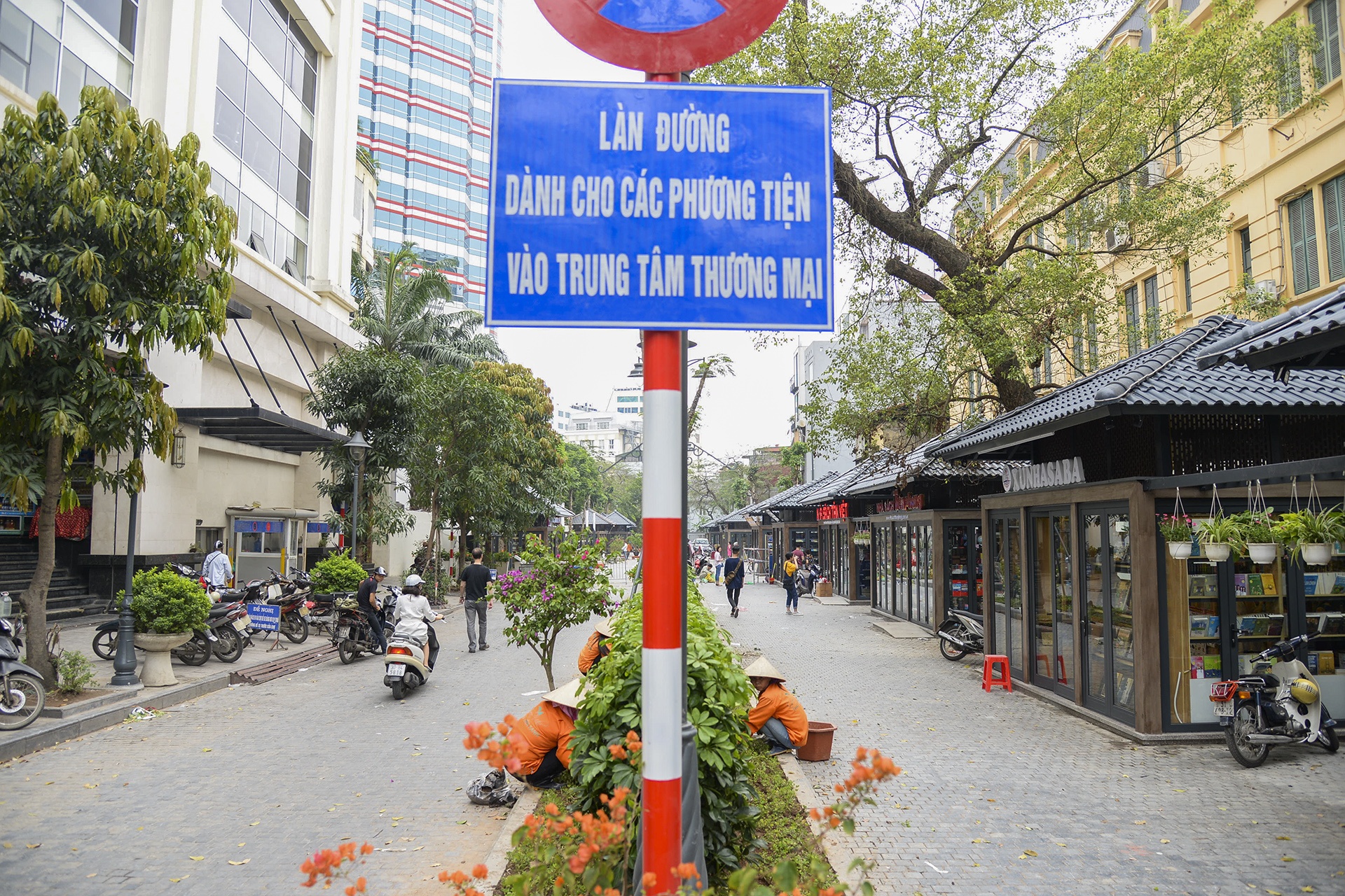 pho sach truoc ngay khai truong anh 4