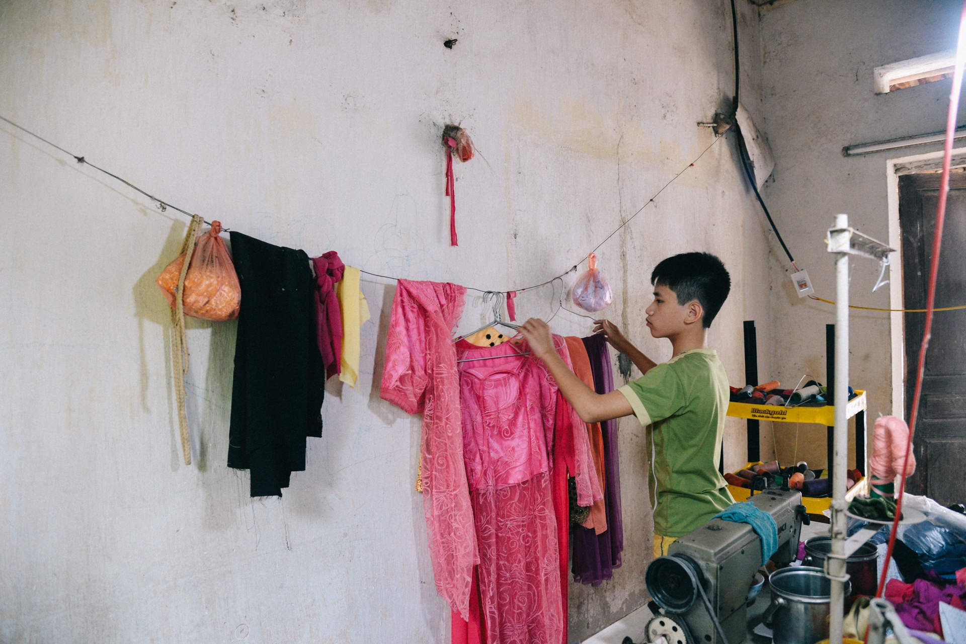 lang nghe dan fong may ao dai anh 5