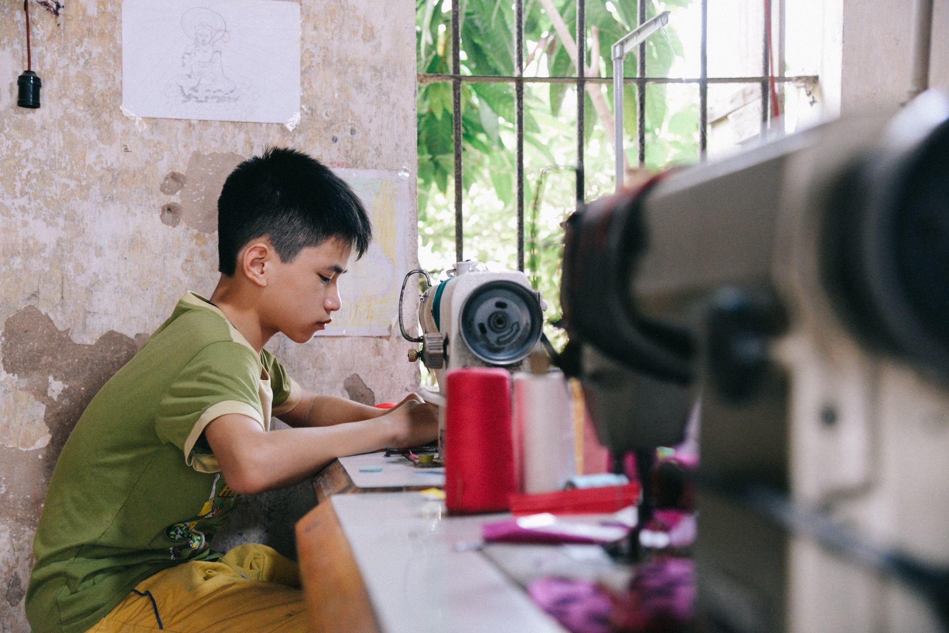 lang nghe dan fong may ao dai anh 6
