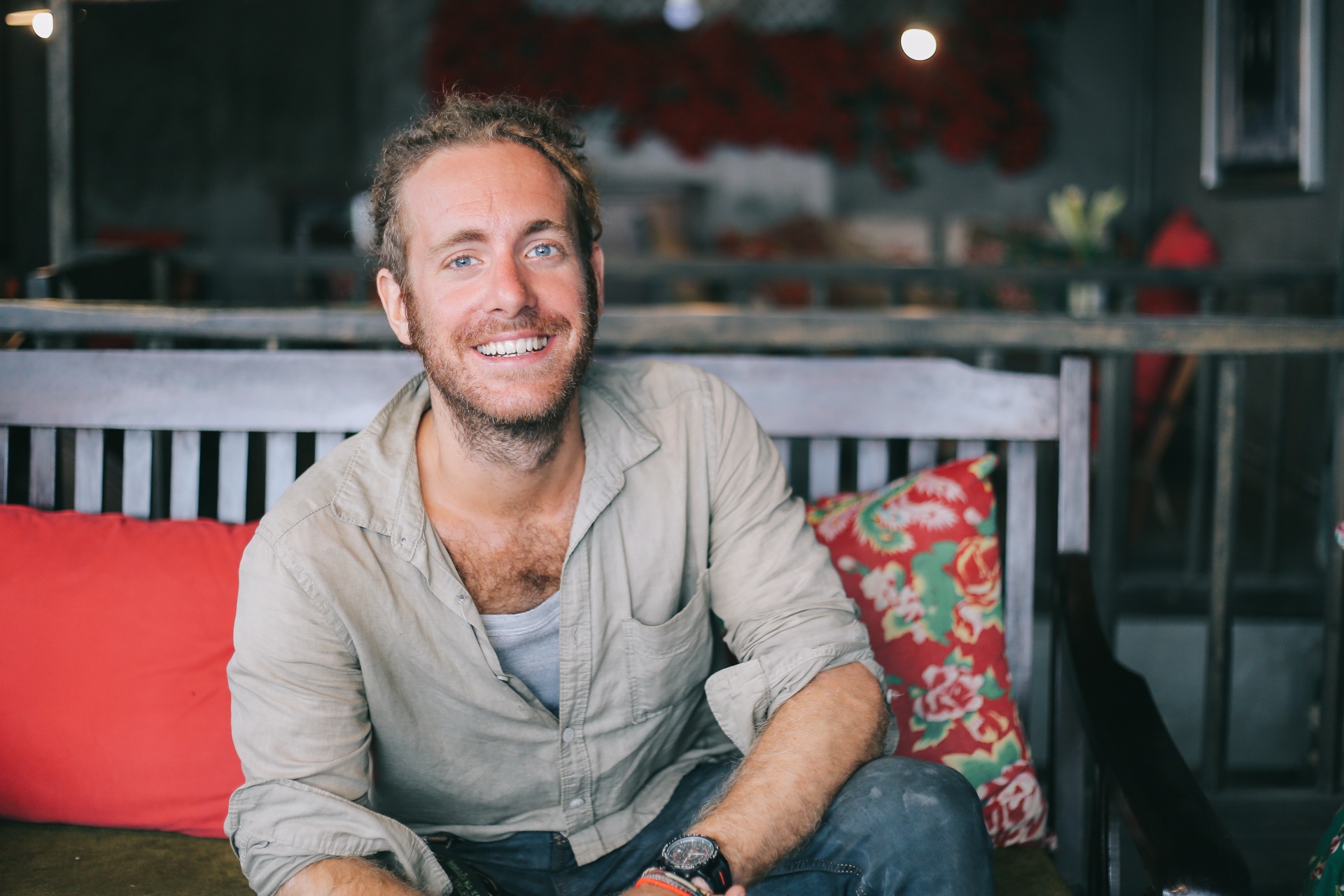 Chang trai di vespa tu Italy den Viet Nam anh 13