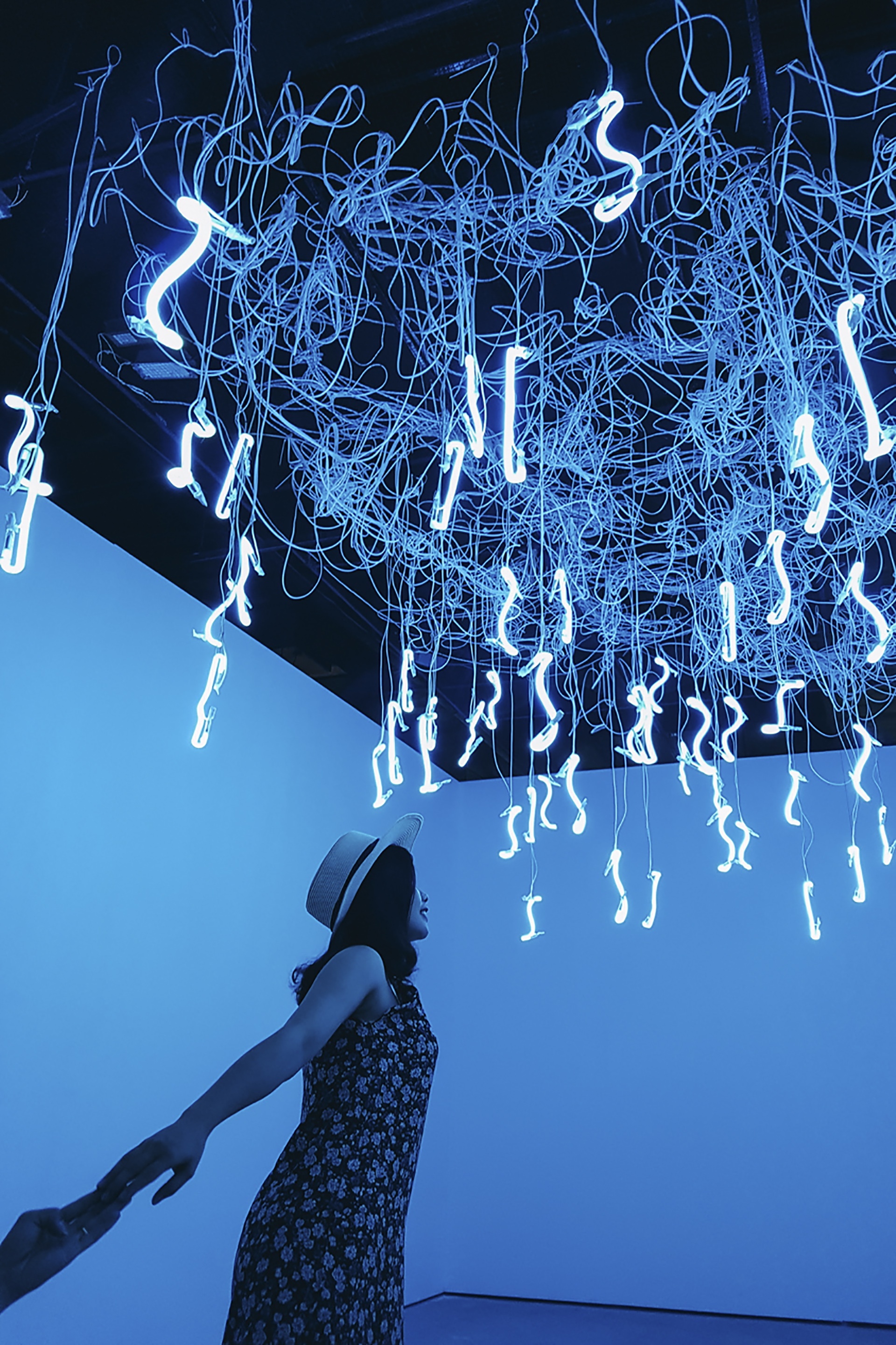 diem check in song ao o trung tam nghe thuat duong dai anh 11