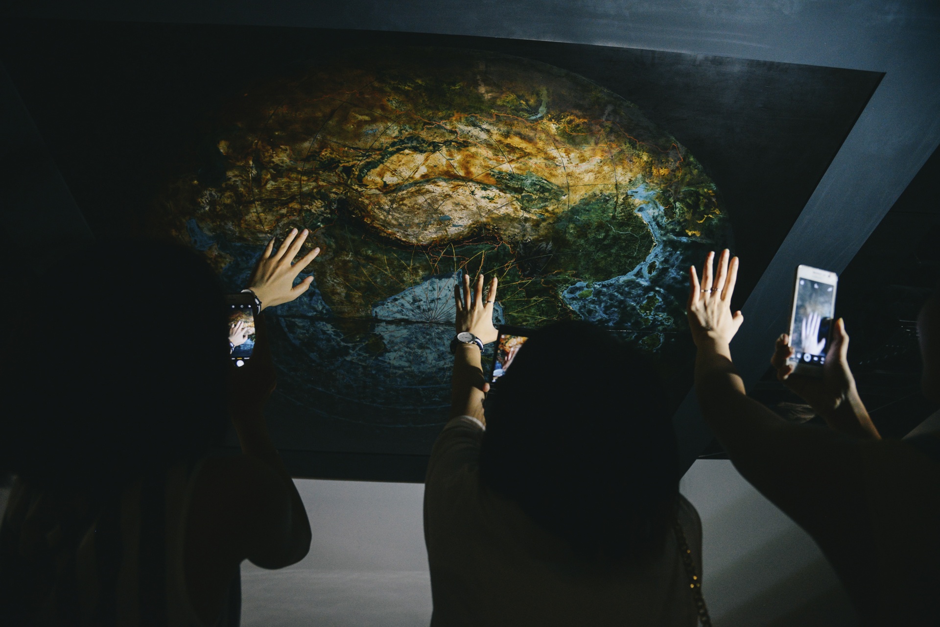 diem check in song ao o trung tam nghe thuat duong dai anh 14