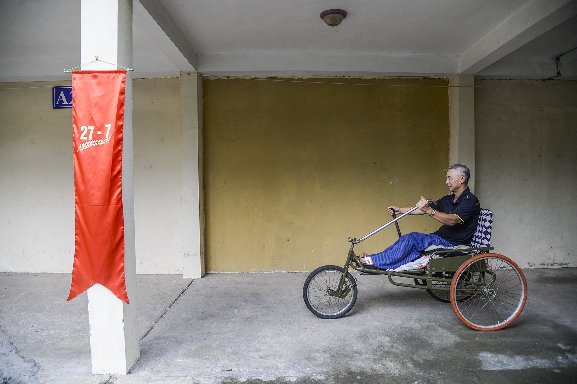 nguoi linh buoc ra tu cuoc chien anh 2