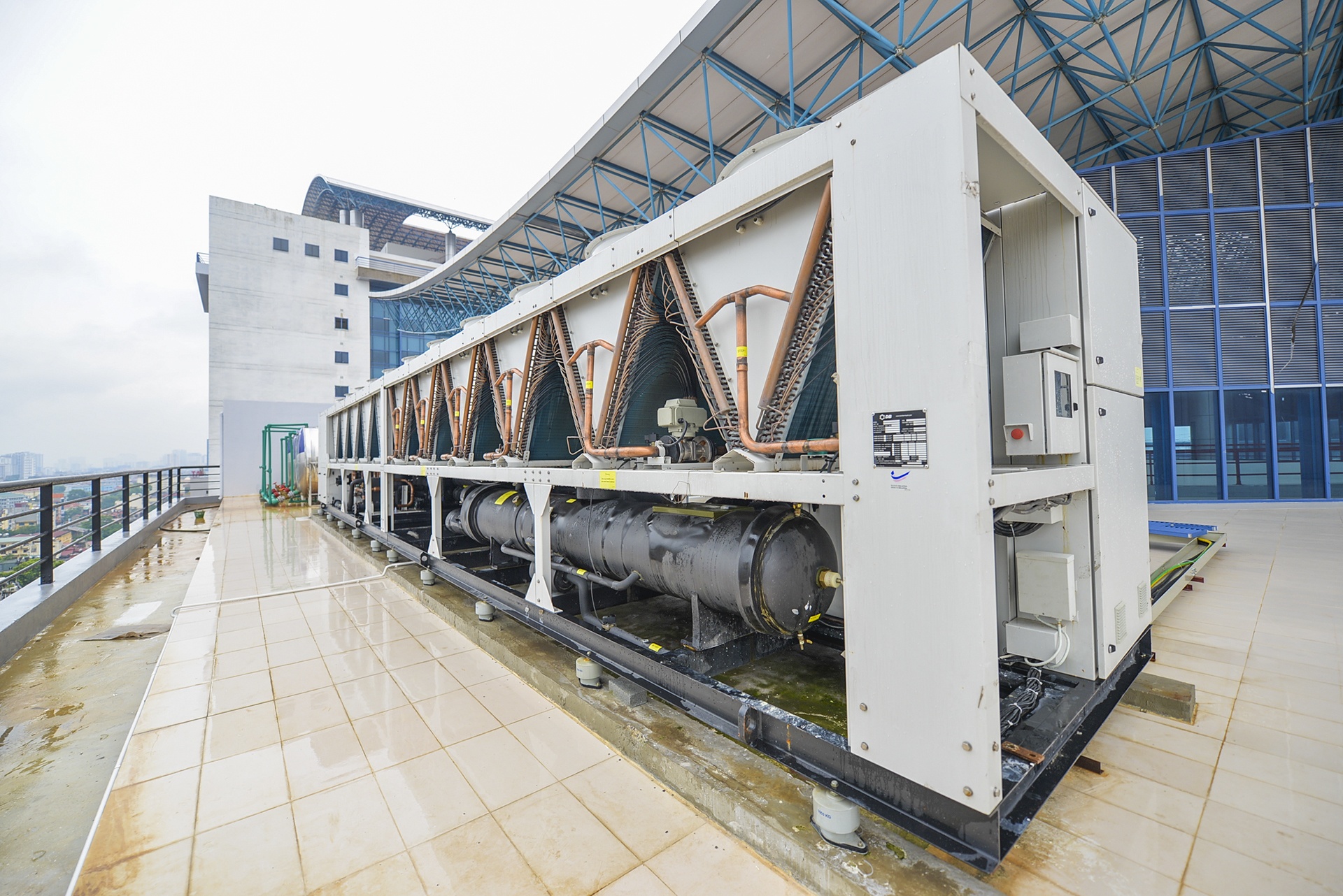 toa nha the ky DH kinh te quoc dan anh 16