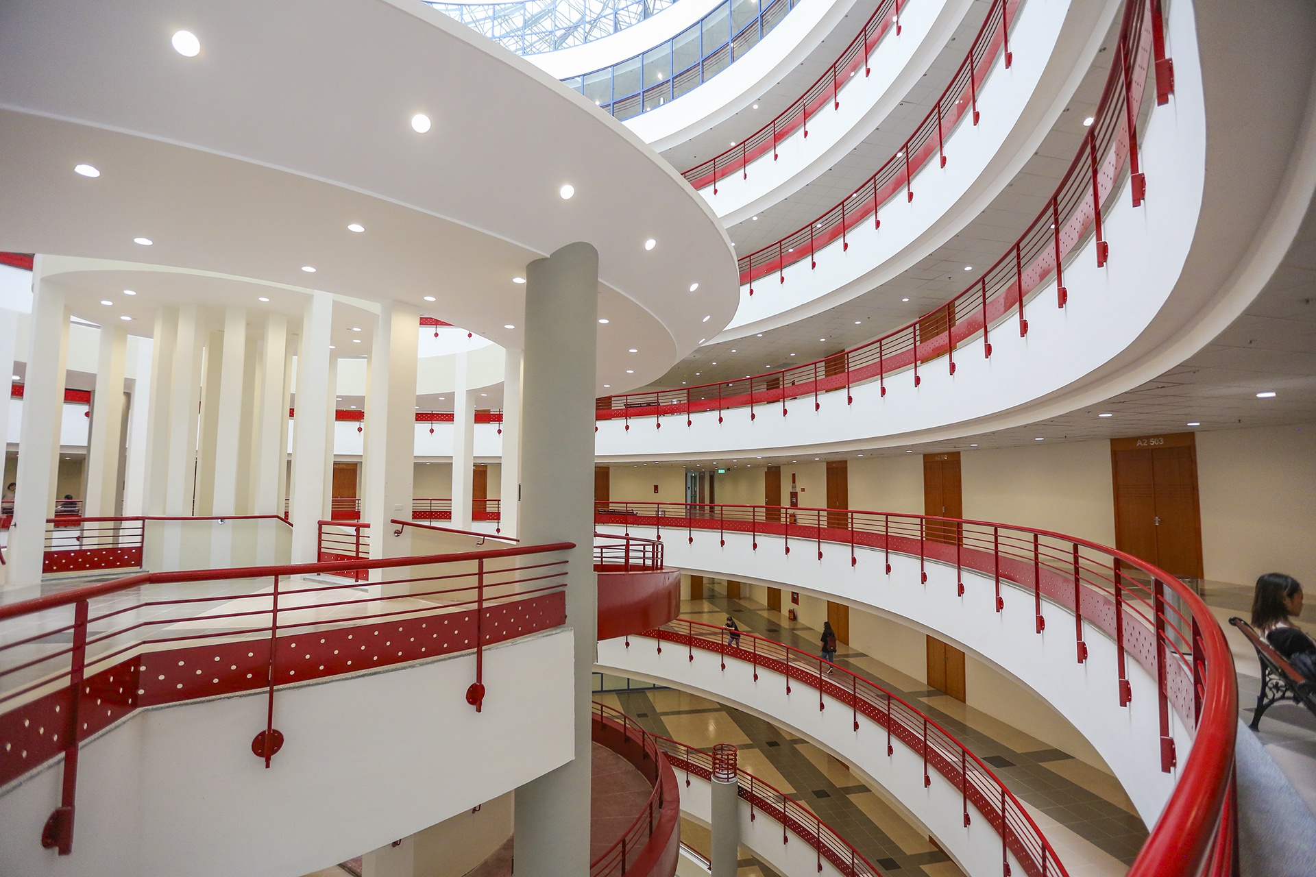 toa nha the ky DH kinh te quoc dan anh 2