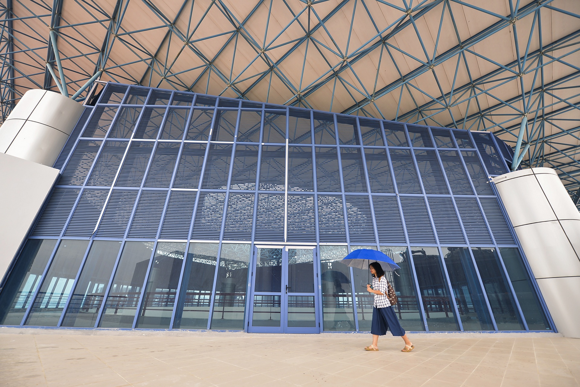 toa nha the ky DH kinh te quoc dan anh 18