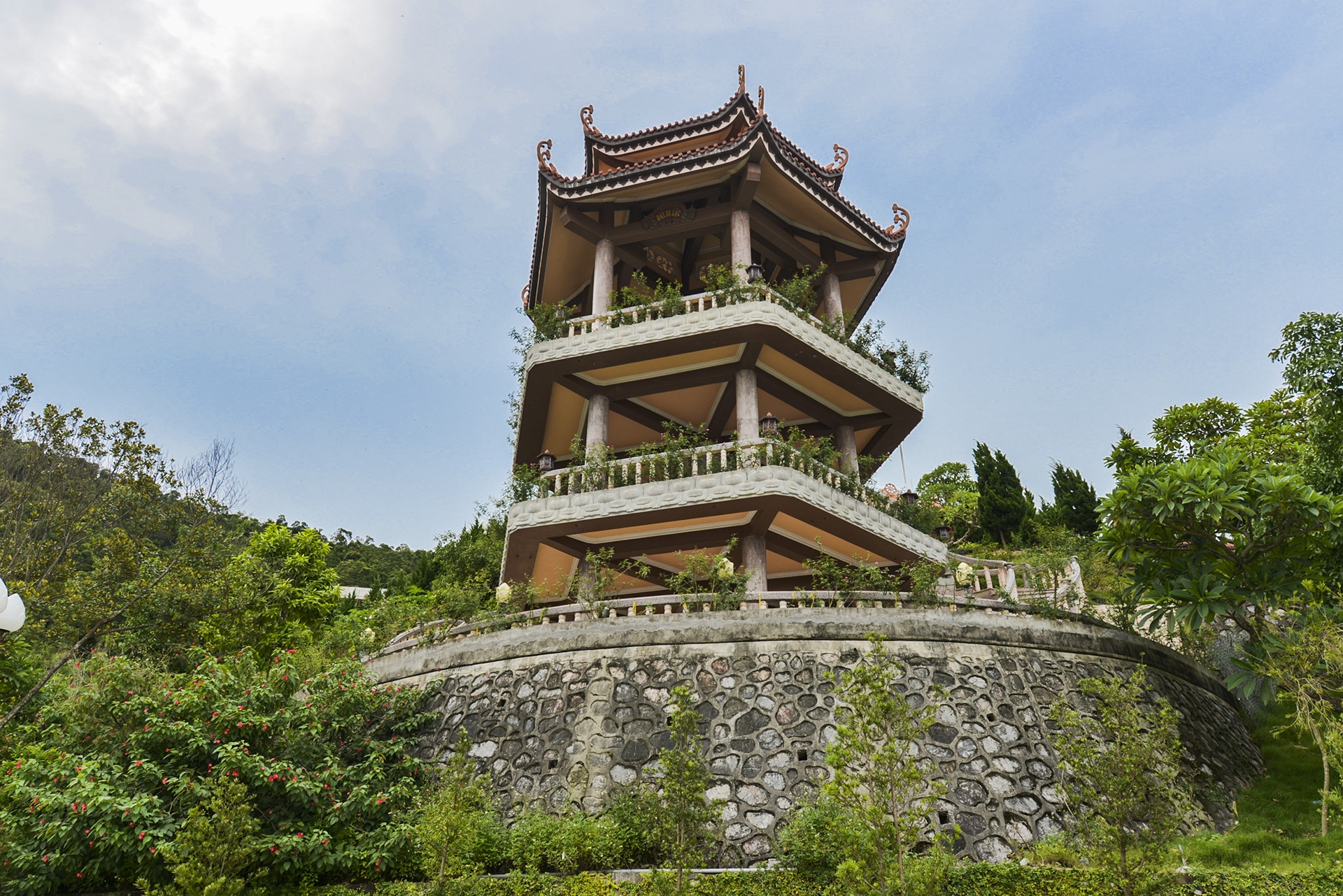 Chua Cai Bau chon tam linh noi bong lai tien canh anh 15