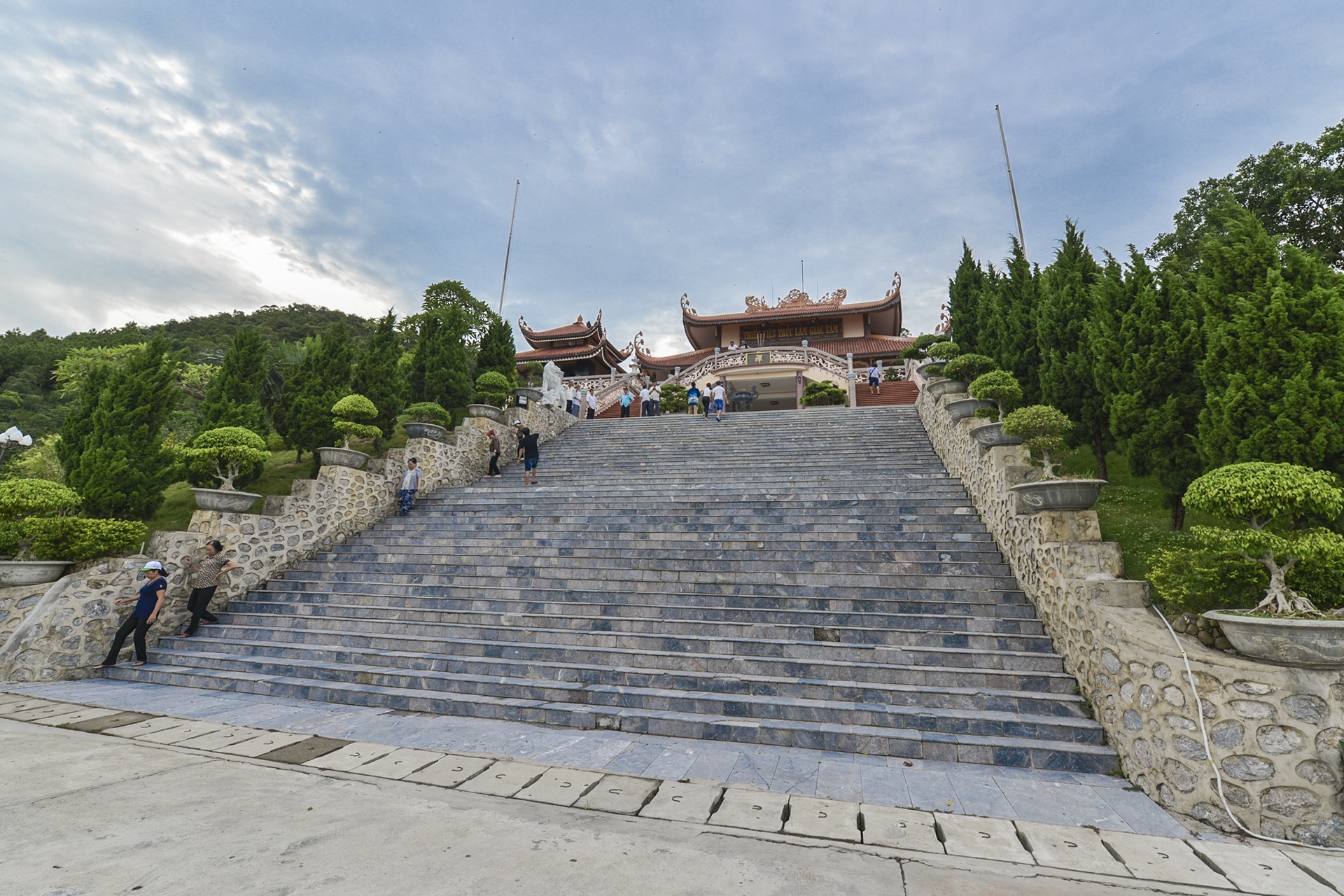 Chua Cai Bau chon tam linh noi bong lai tien canh anh 5