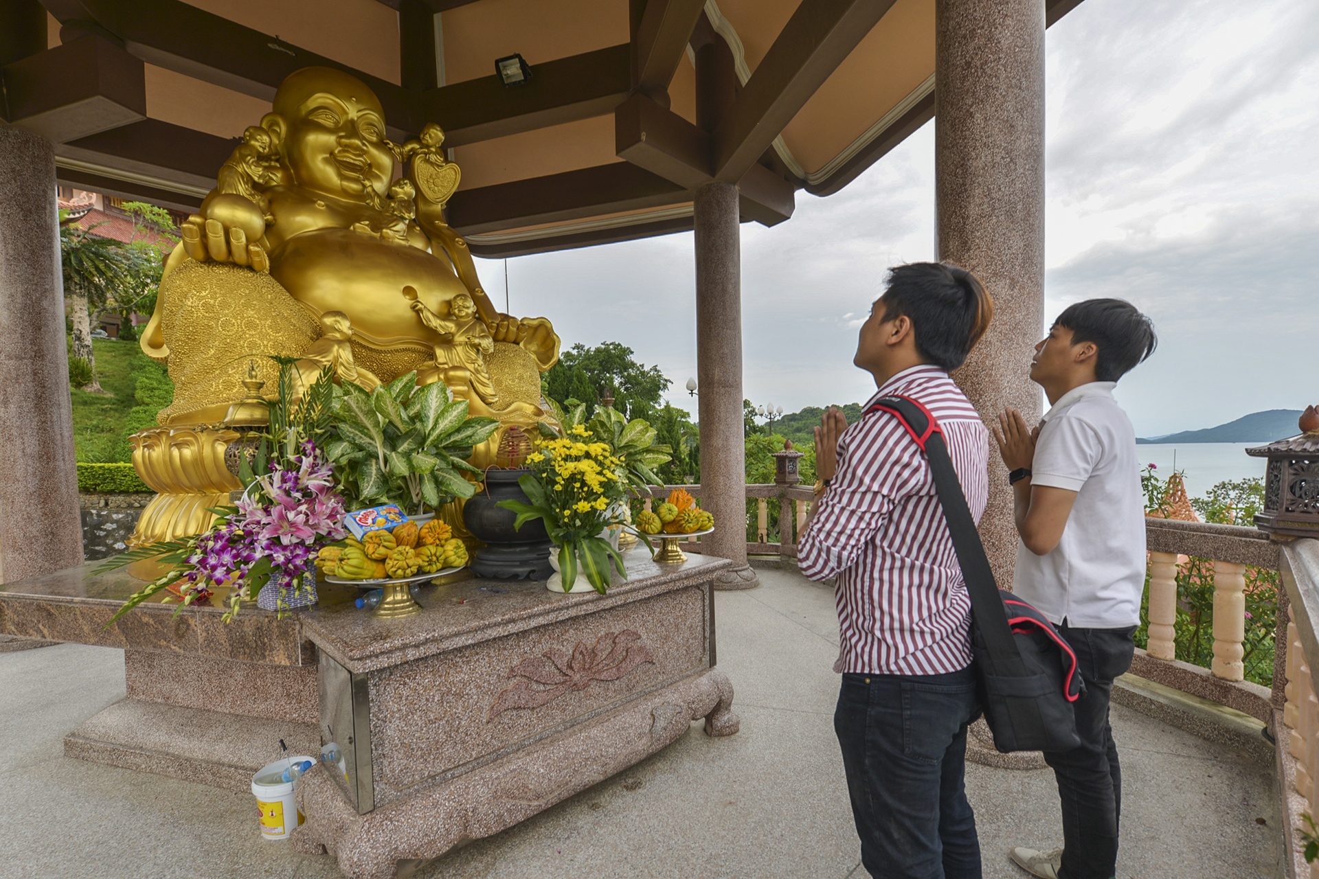 Chua Cai Bau chon tam linh noi bong lai tien canh anh 9