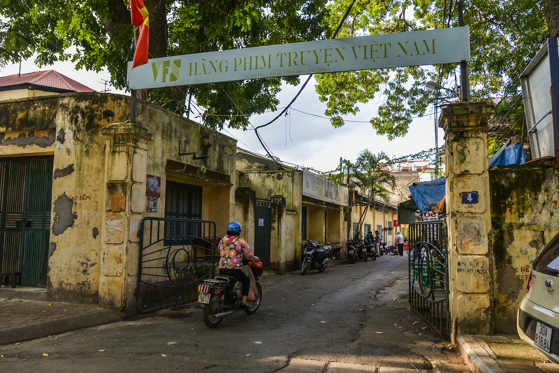 Can canh ben trong Hang phim truyen Viet Nam anh 1