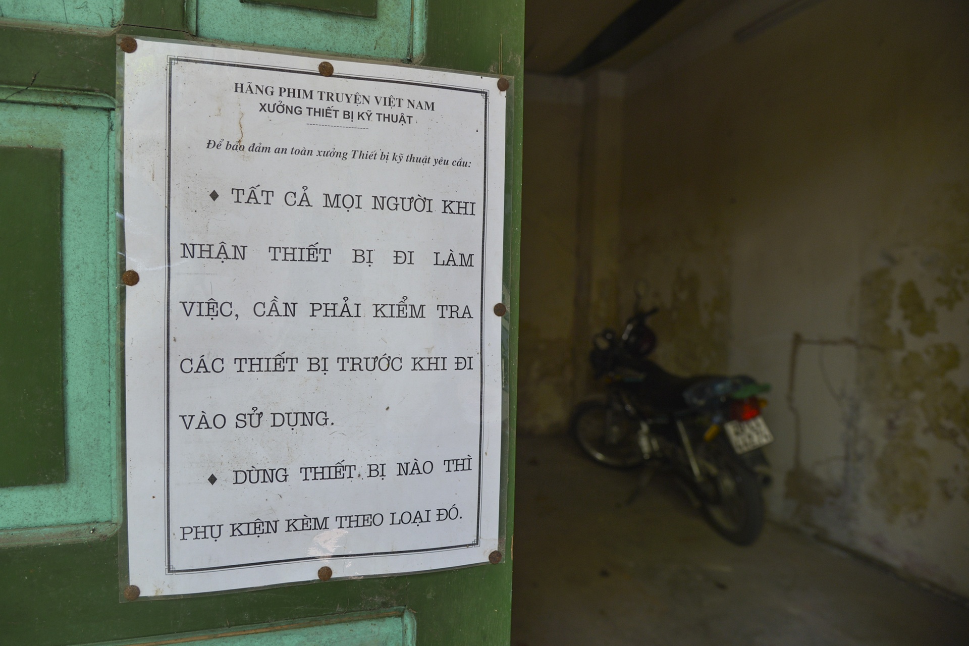 Can canh ben trong Hang phim truyen Viet Nam anh 6