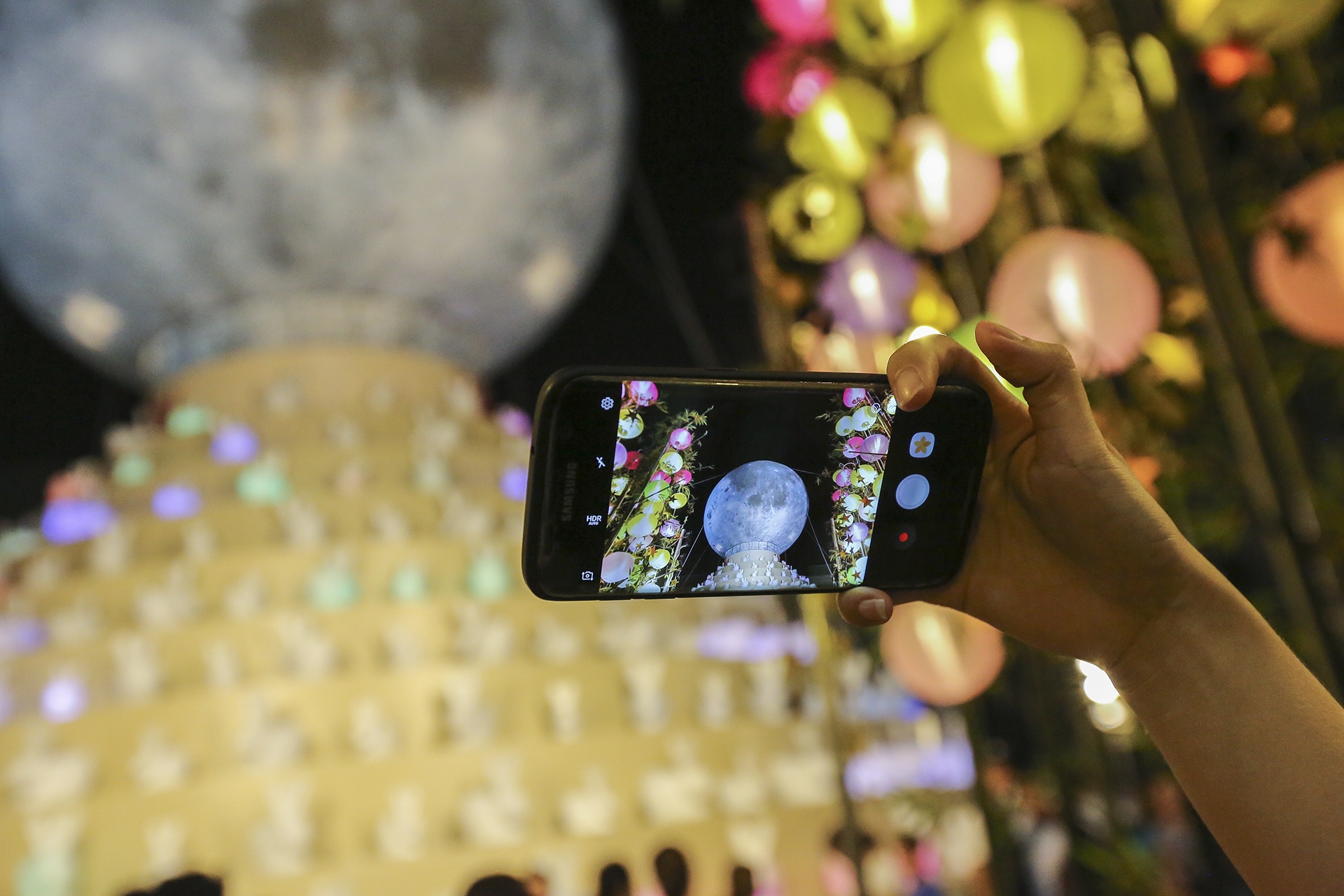 Ngam &lsquo;sieu trang&rsquo; lan dau tien xuat hien o Ha Noi anh 11