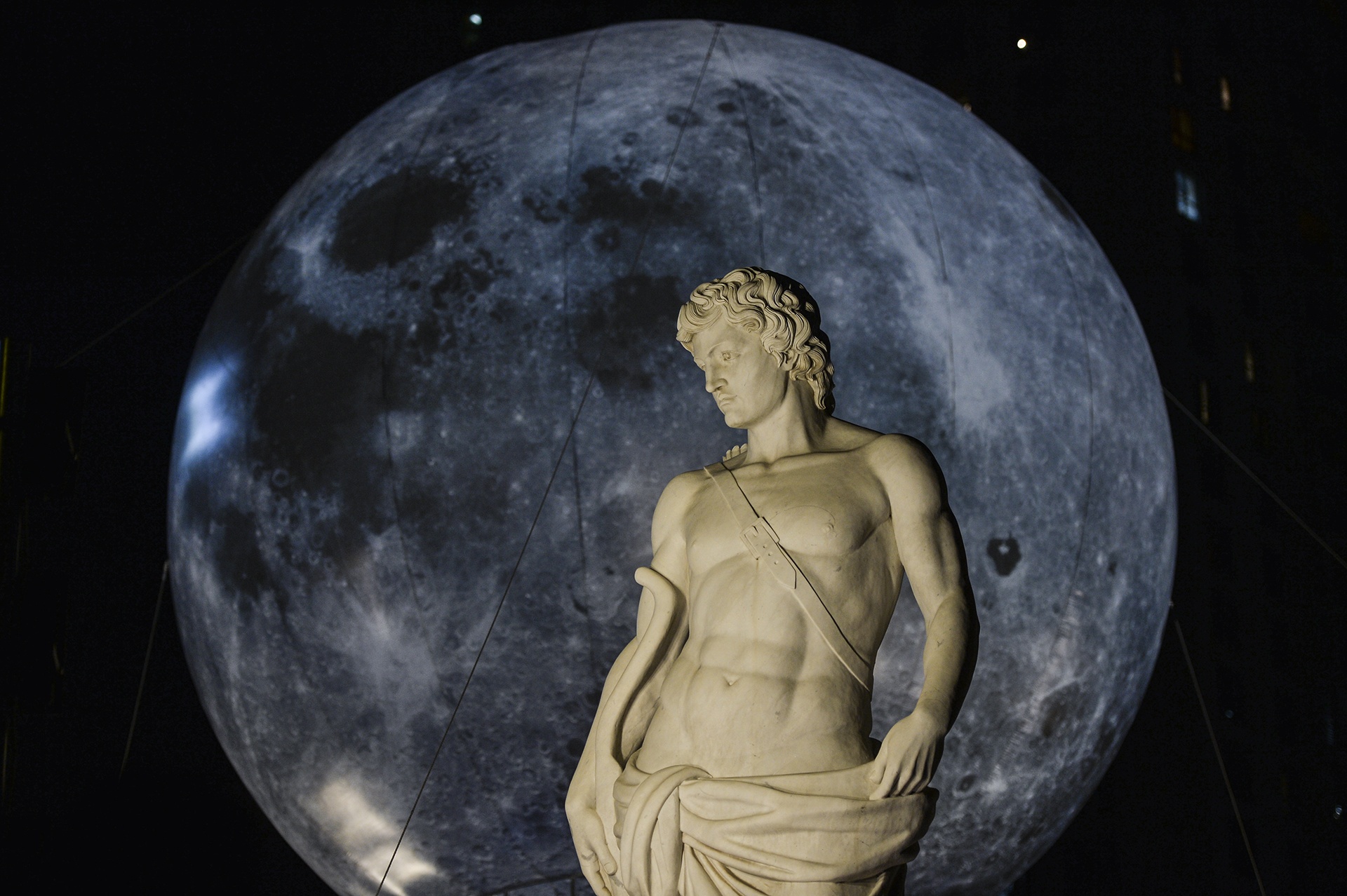 Ngam &lsquo;sieu trang&rsquo; lan dau tien xuat hien o Ha Noi anh 1