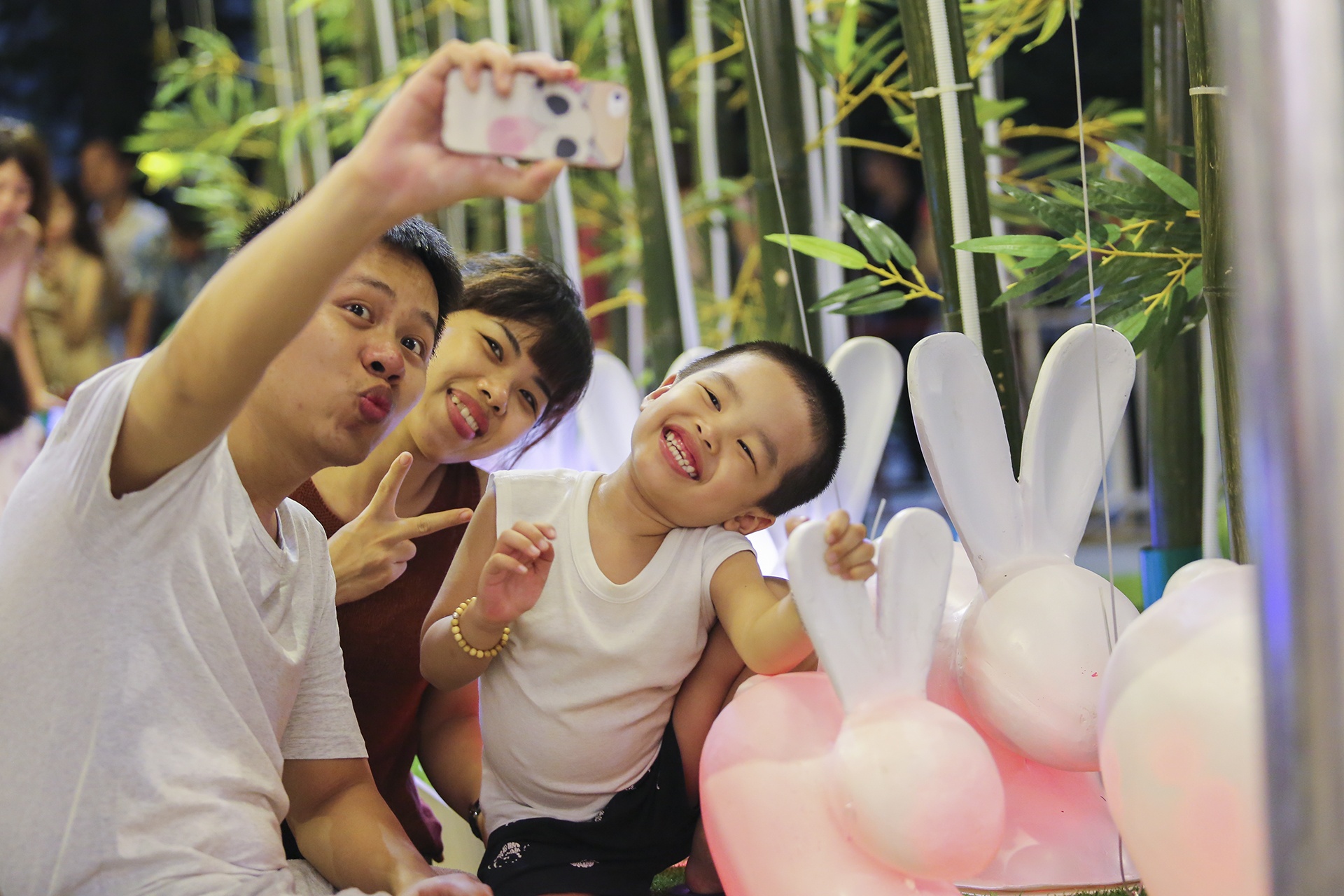 Ngam &lsquo;sieu trang&rsquo; lan dau tien xuat hien o Ha Noi anh 9