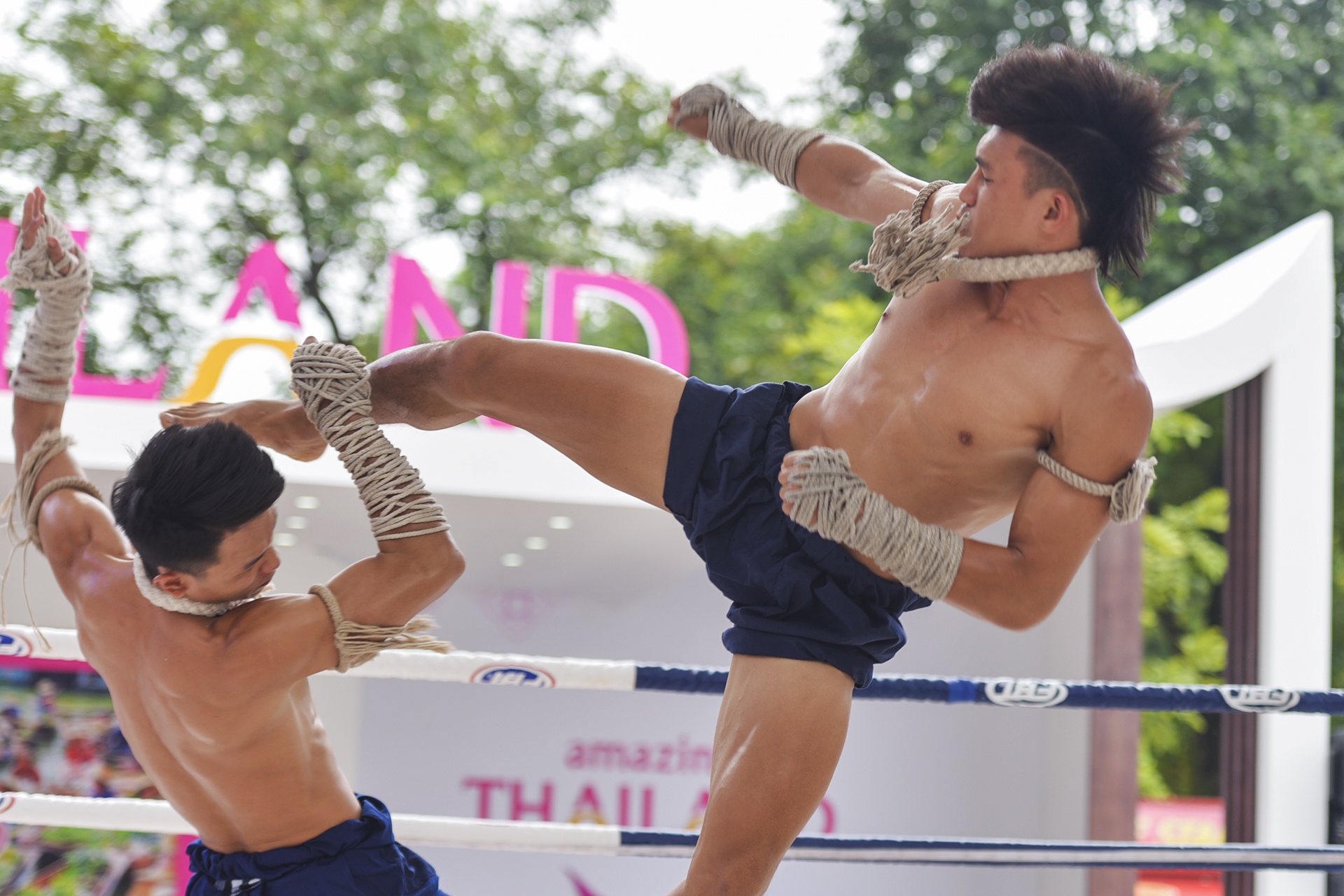 Khong gian van hoa Thai Lan trong ngay cuoi tuan o Ha Noi hinh anh