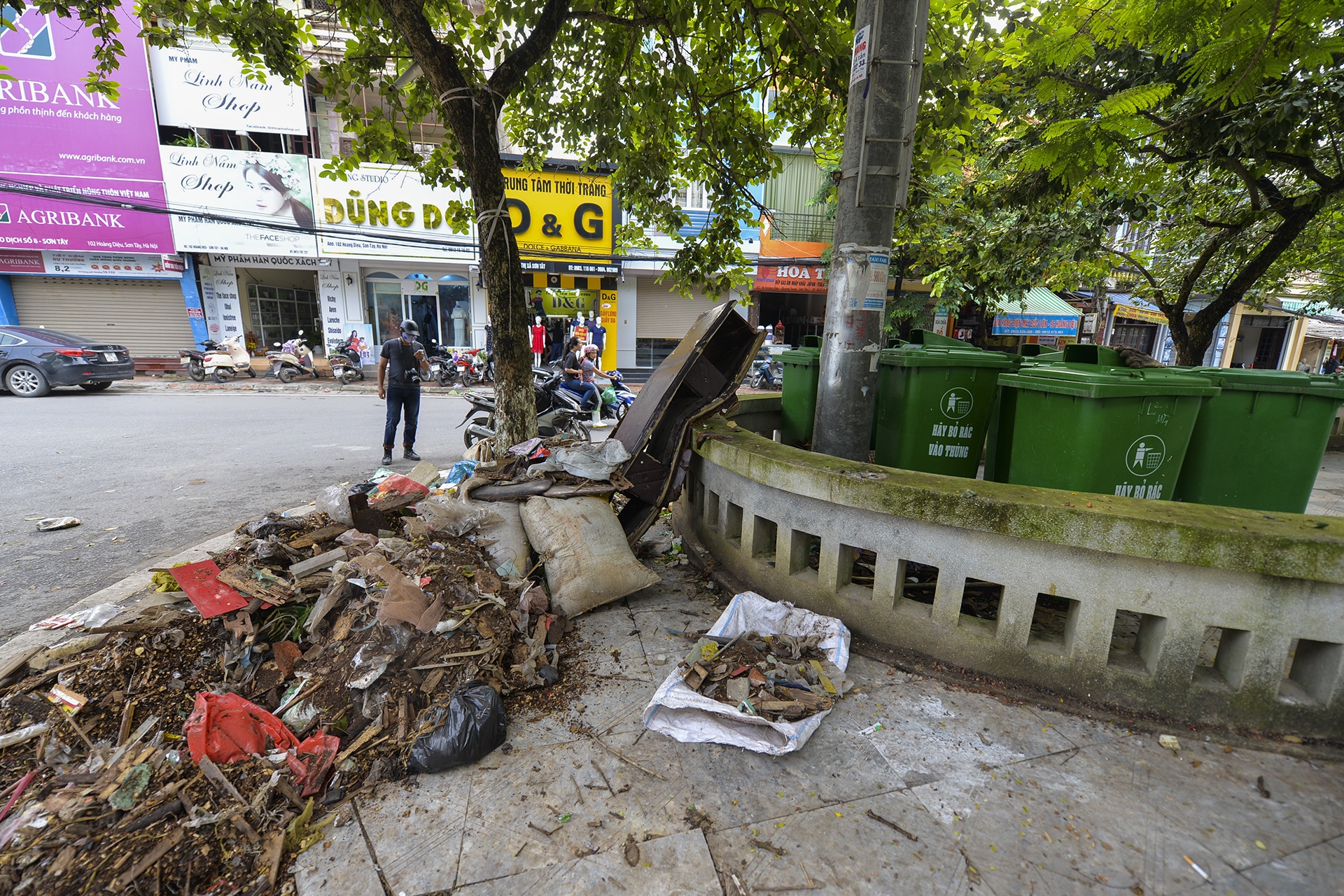 Rac bua vay thi xa Son Tay anh 7