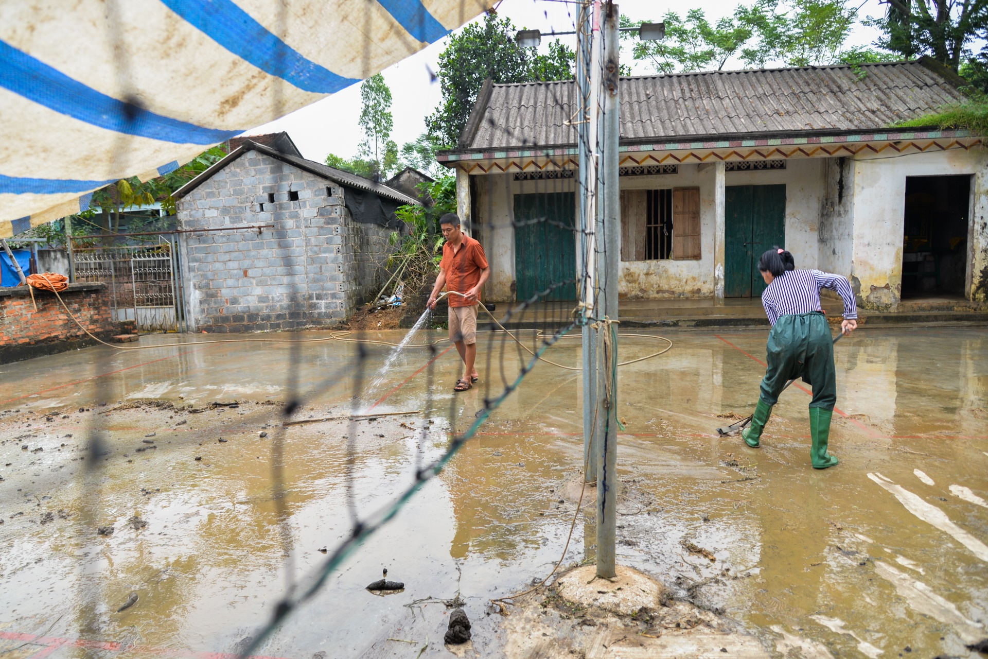 rac voi bot khu trung sau mua lu anh 14