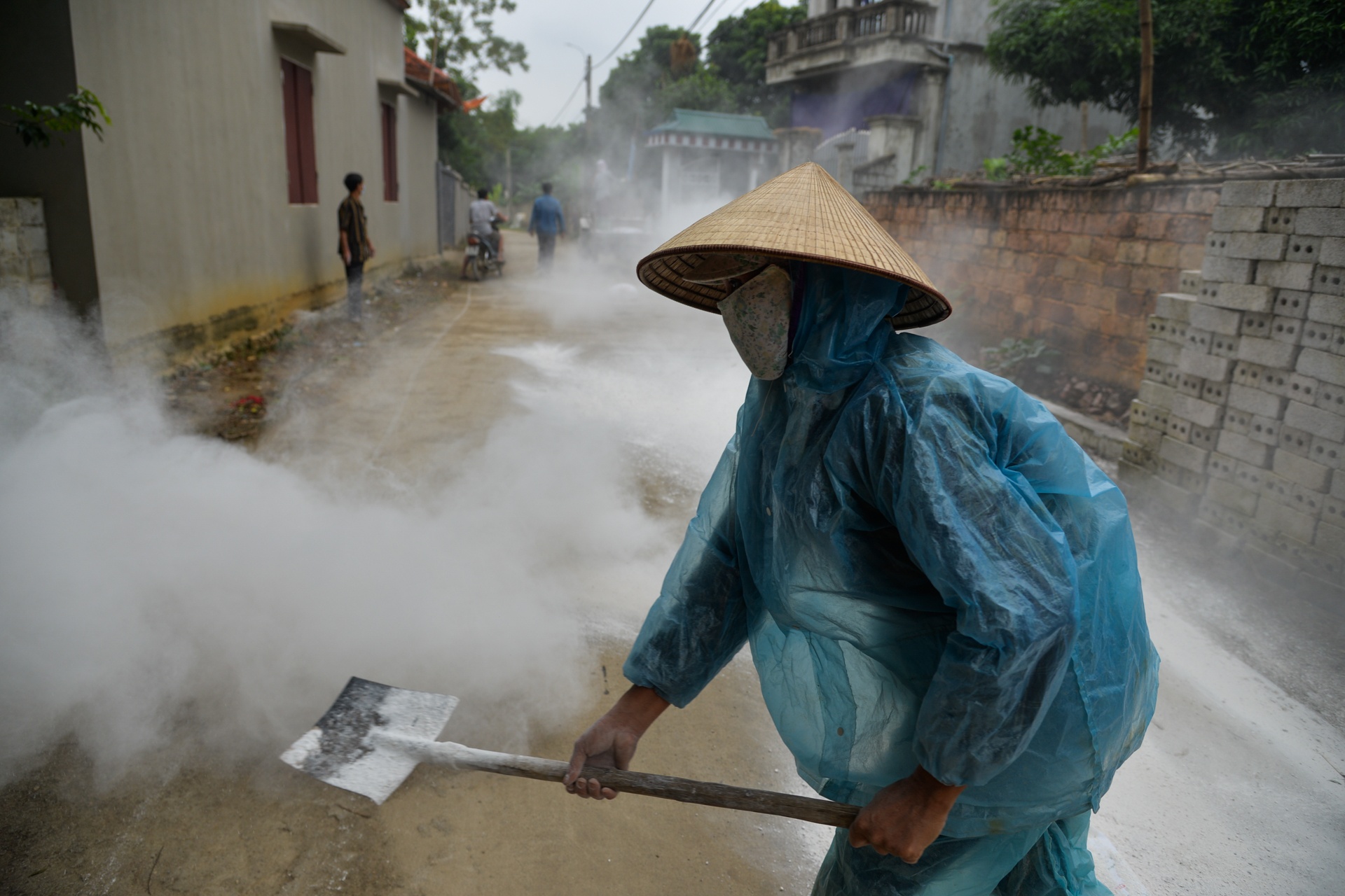 rac voi bot khu trung sau mua lu anh 4