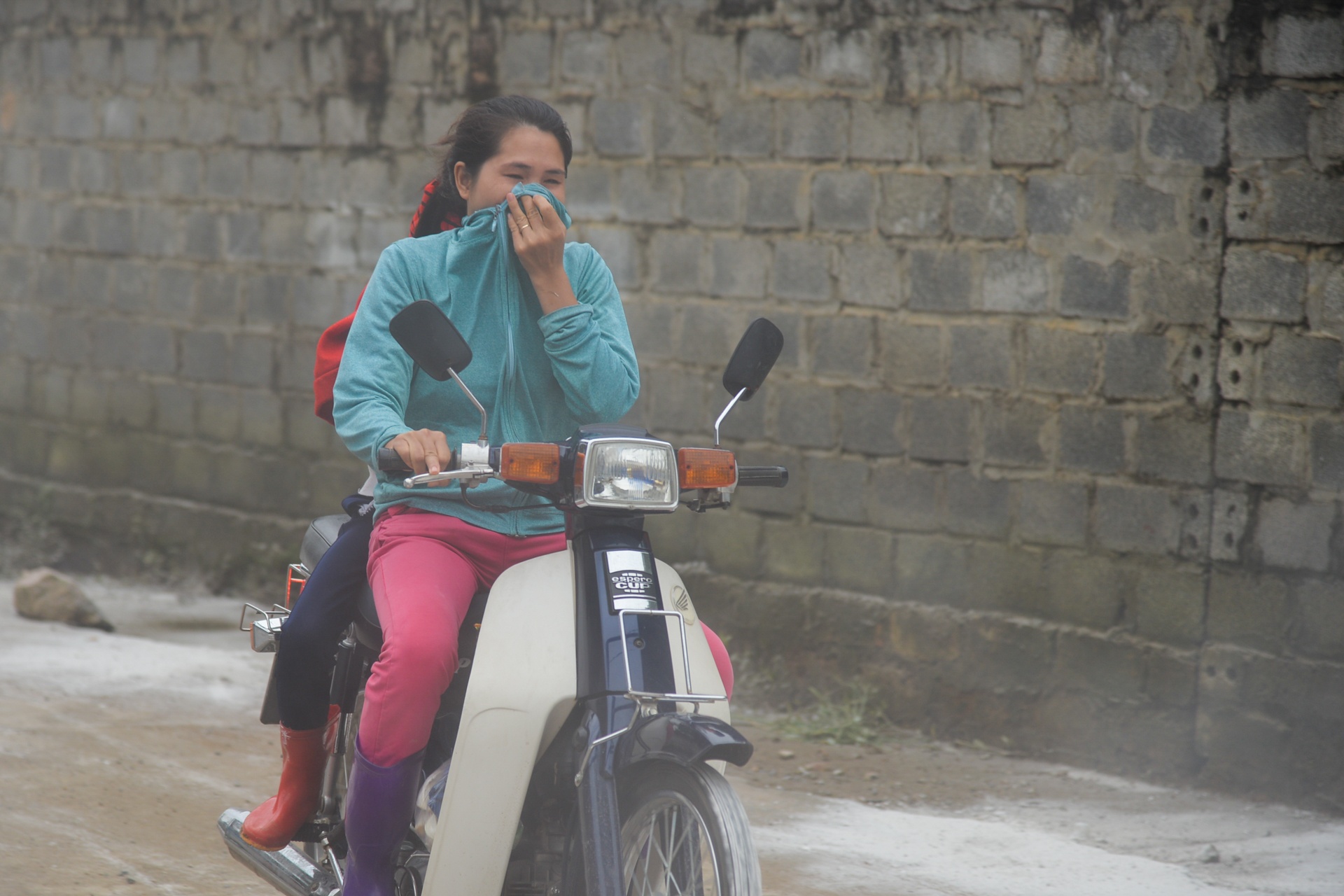 rac voi bot khu trung sau mua lu anh 5