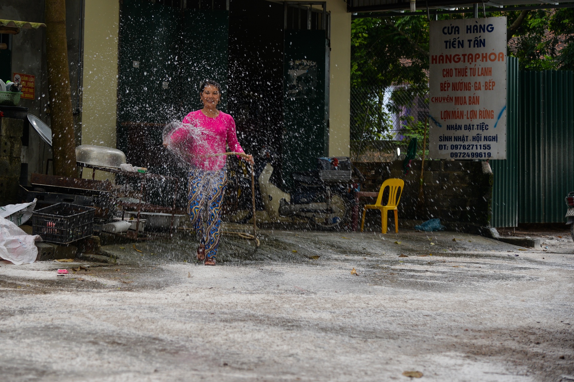 rac voi bot khu trung sau mua lu anh 6