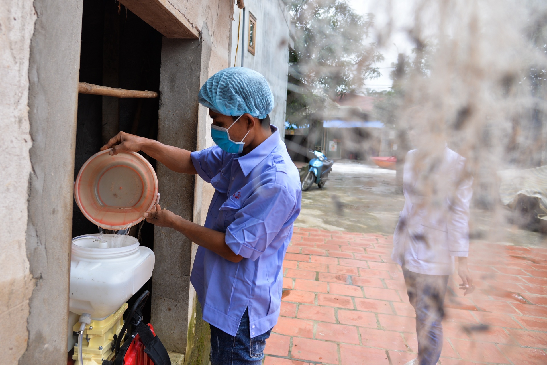 rac voi bot khu trung sau mua lu anh 9