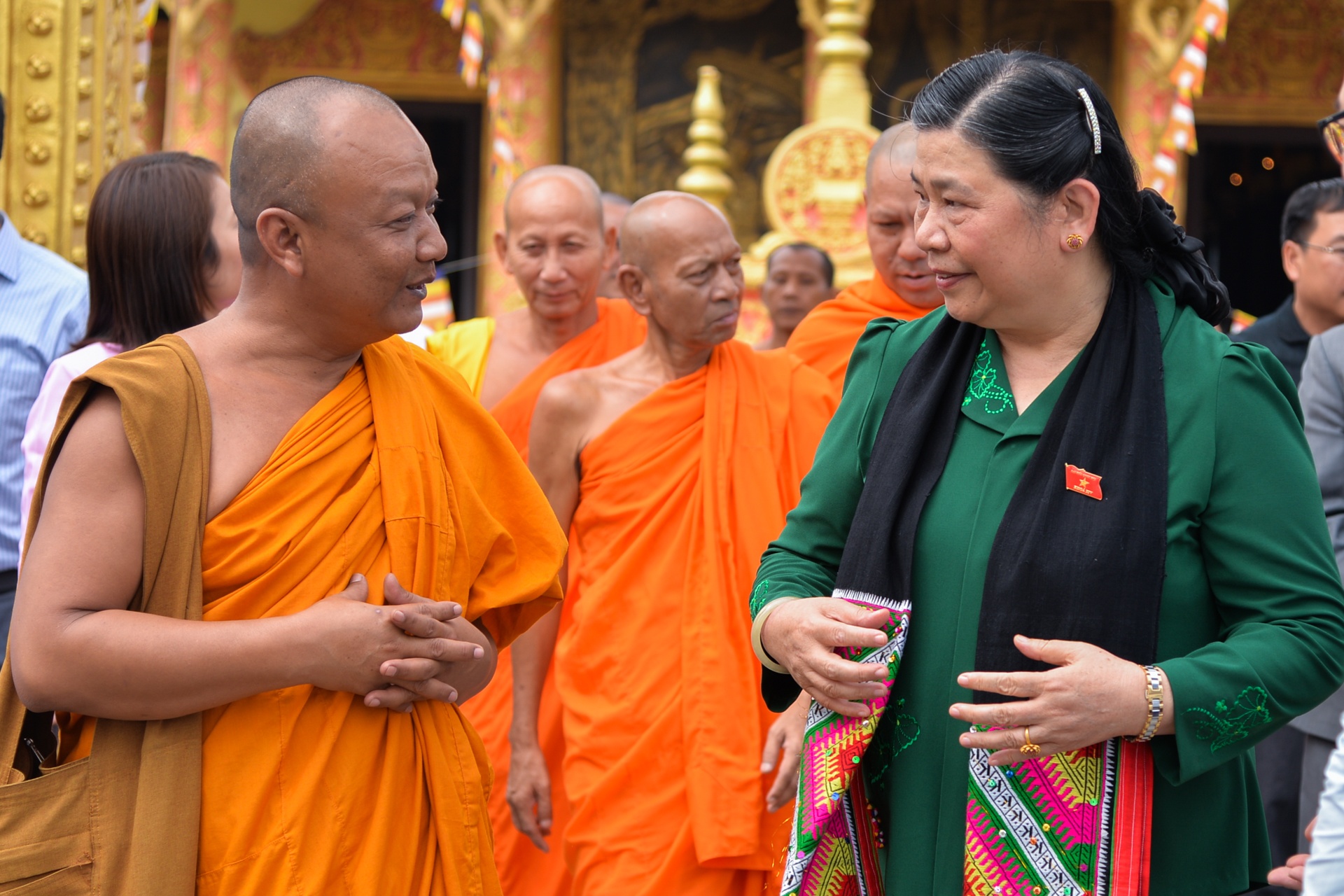 lang van hoa cac dan toc viet nam anh 10