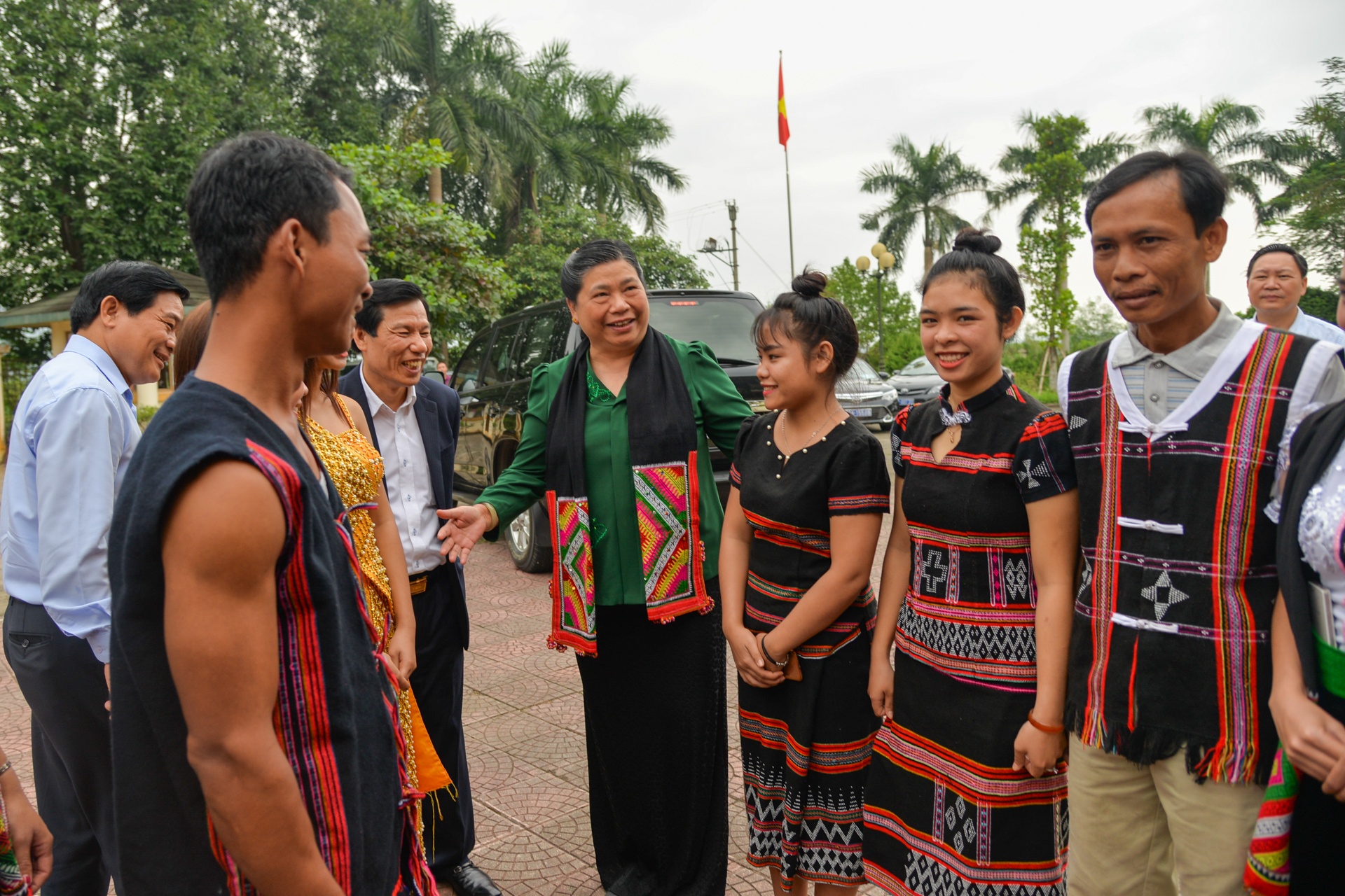 lang van hoa cac dan toc viet nam anh 2