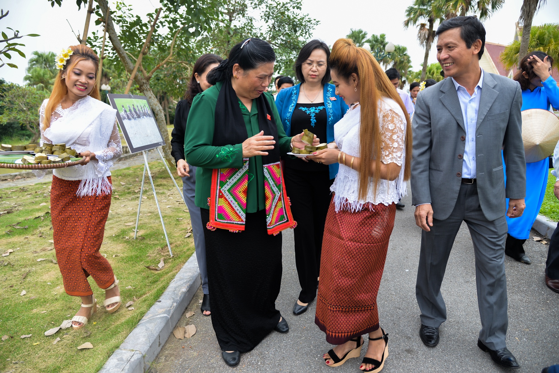 lang van hoa cac dan toc viet nam anh 7