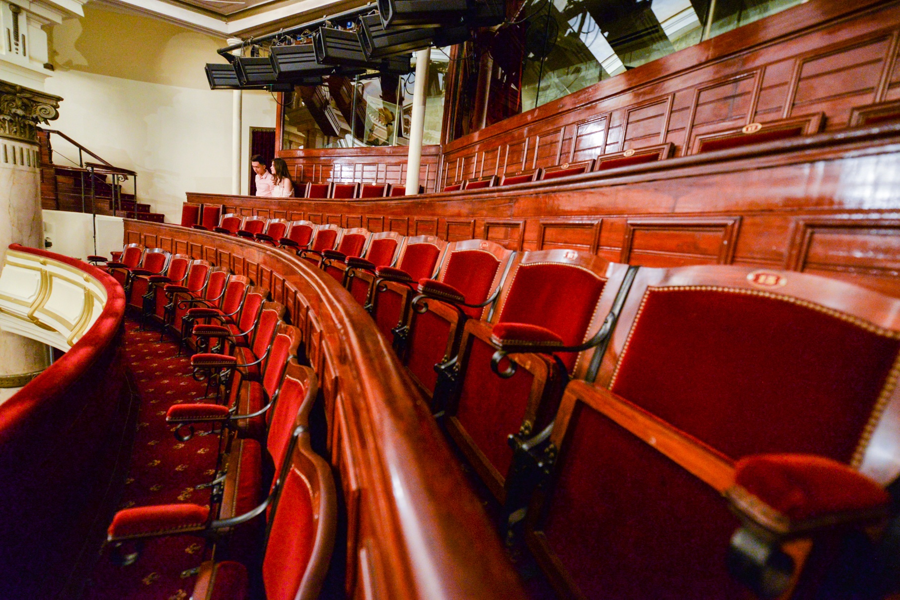 tham quan Nha hat Lon anh 11