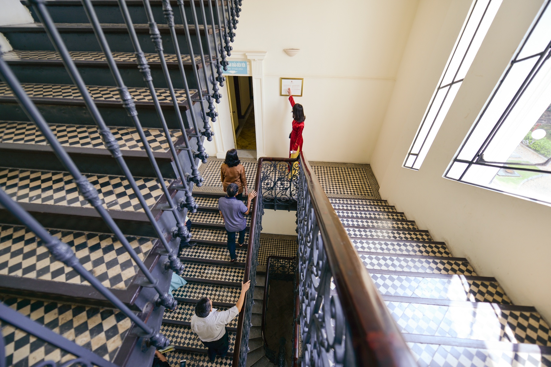 tham quan Nha hat Lon anh 4