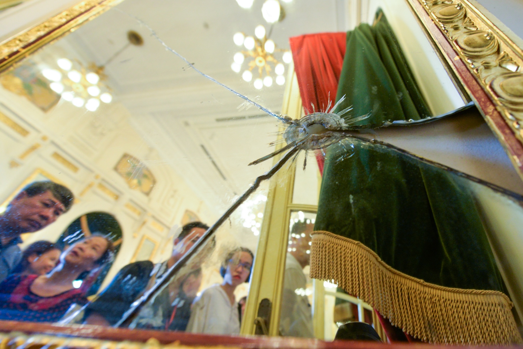 tham quan Nha hat Lon anh 7